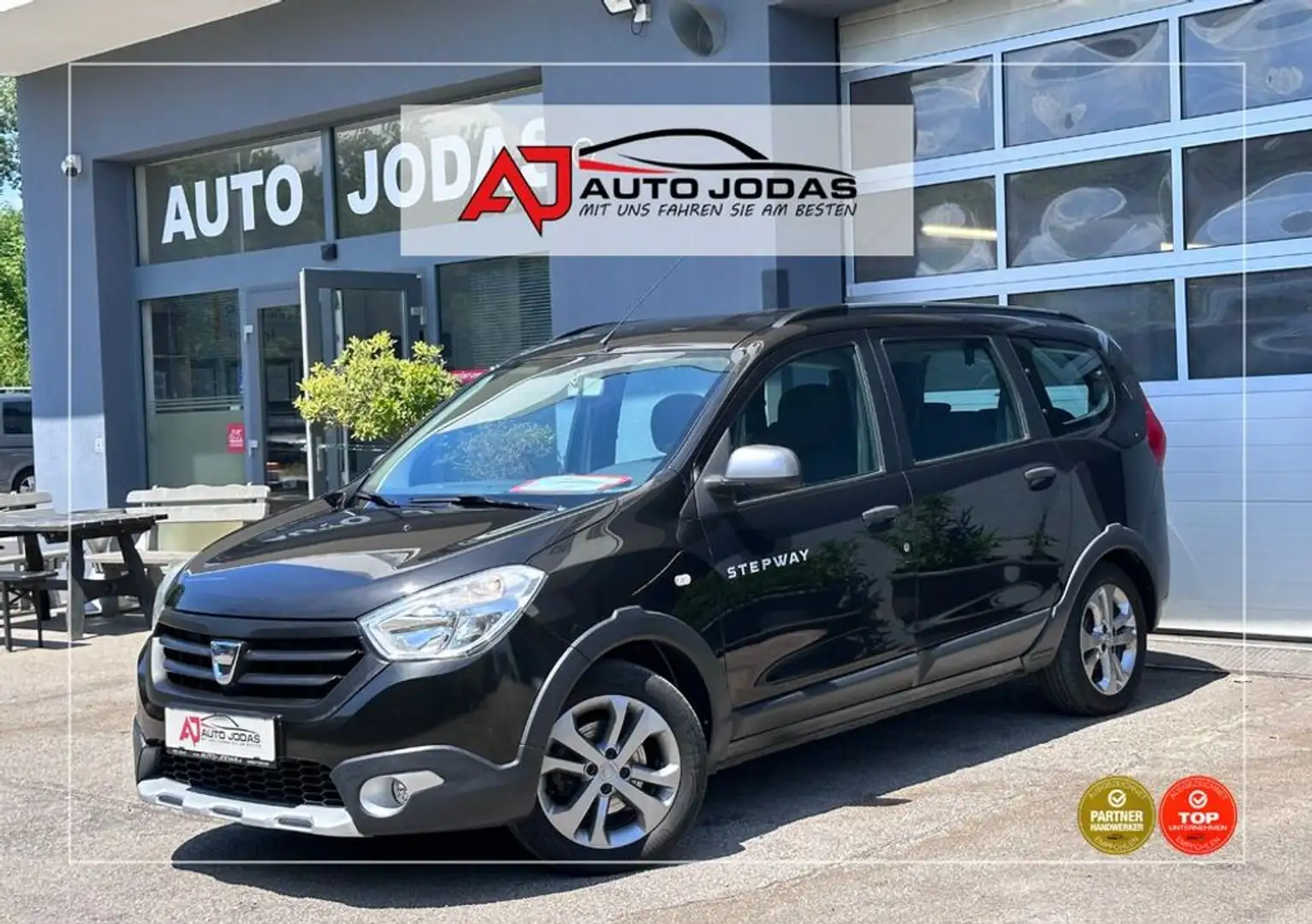 Dacia Lodgy Stepway TCe 115 7-Sitzer **Navi/Tempomat** Schwarz - 1