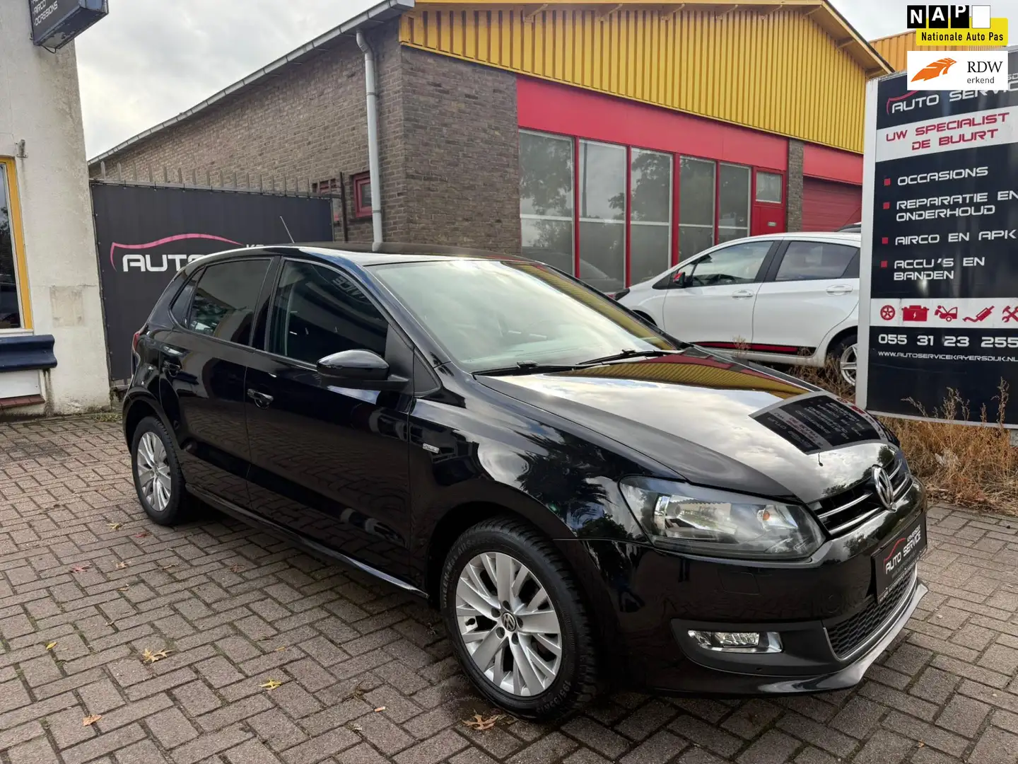 Volkswagen Polo 1.2 Live|LMV|Stoel vew.|Regensensor|CLIMA|APK|PDC Zwart - 1