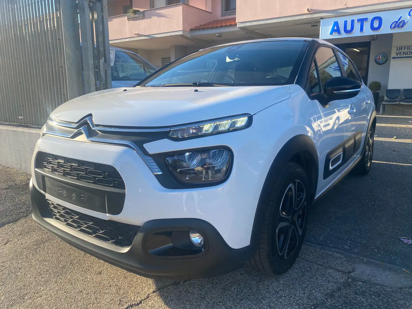 Citroen C3 1.2 Puretech 83Cv PLUS-NAVI/FullLED Prezzo Reale! Bianco - 1