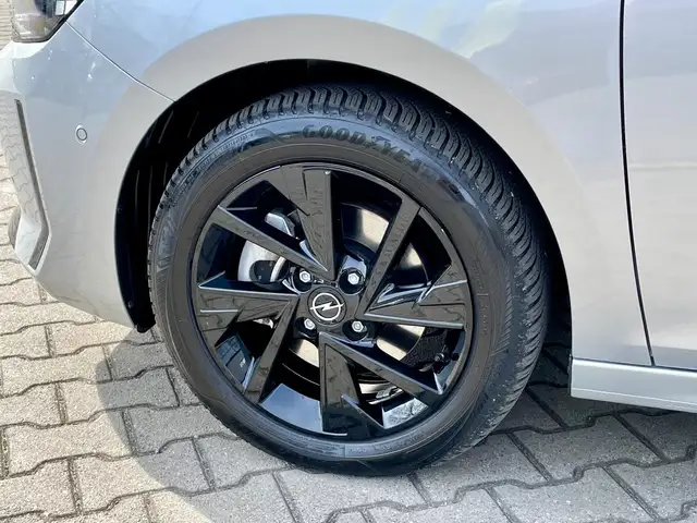 Opel Corsa view 9