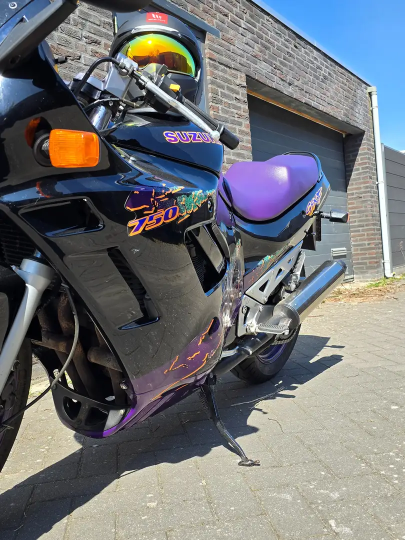 Suzuki GSX 750 F Zwart - 2