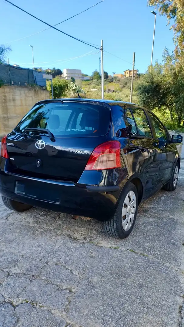 Toyota Yaris 5p 1.3 Sol c/CL - 2