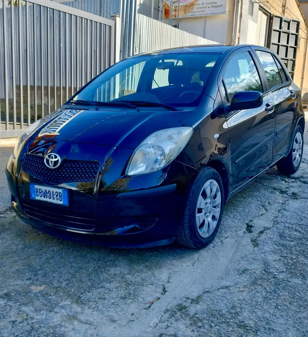 Toyota Yaris 5p 1.3 Sol c/CL - 1