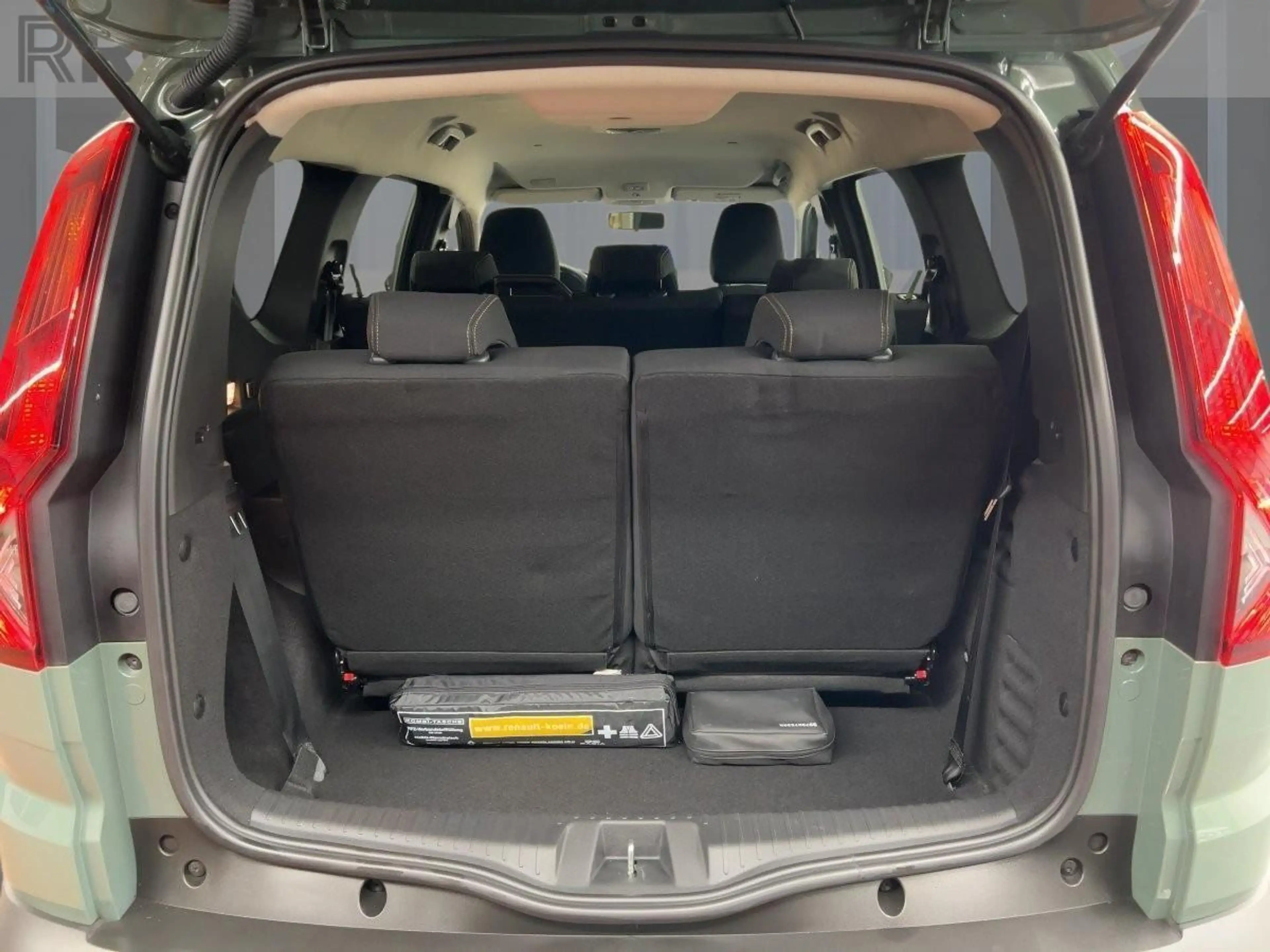 Dacia Jogger Extreme TCe 110 — photo 20