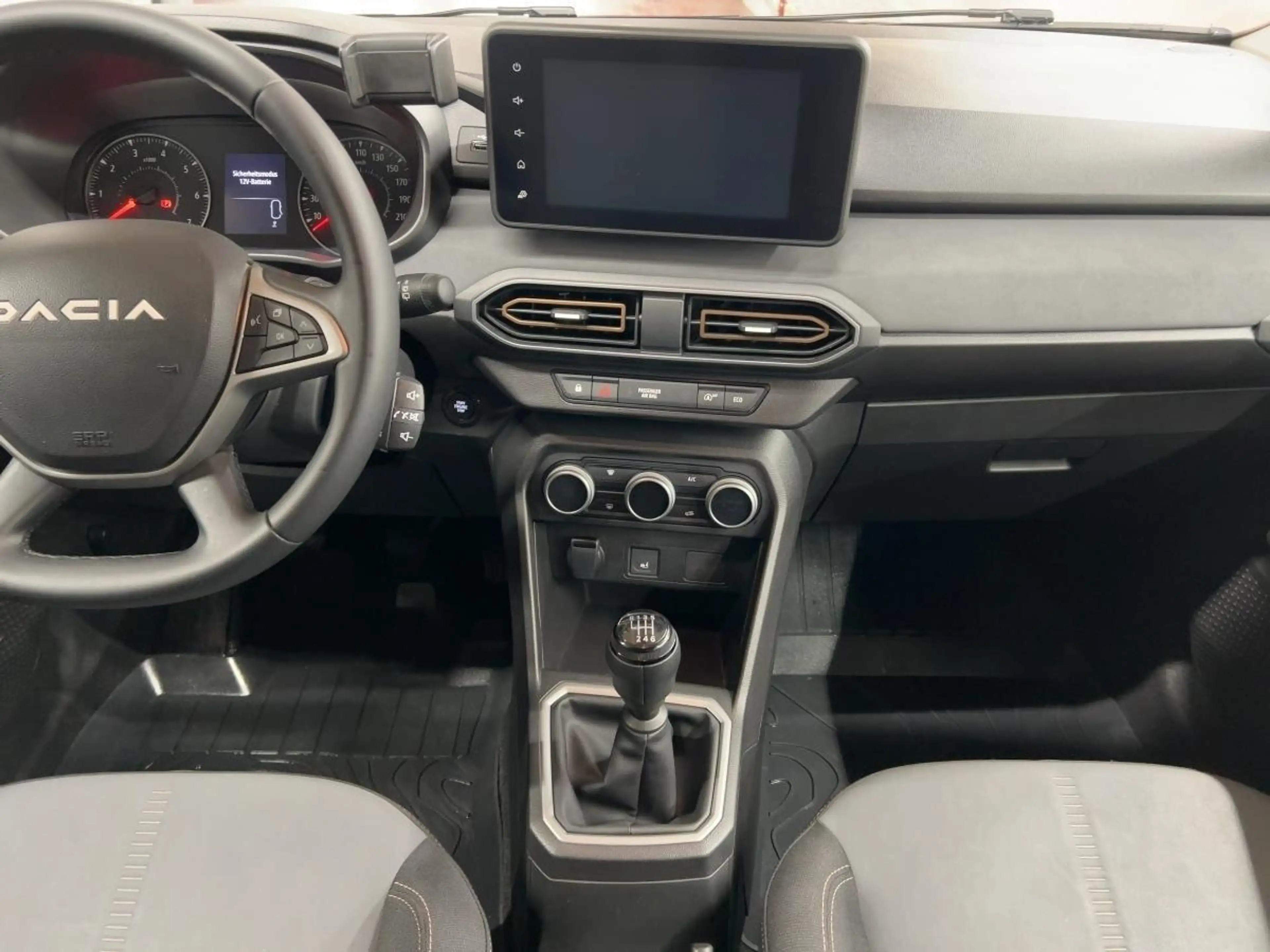 Dacia Jogger Extreme TCe 110 — photo 12