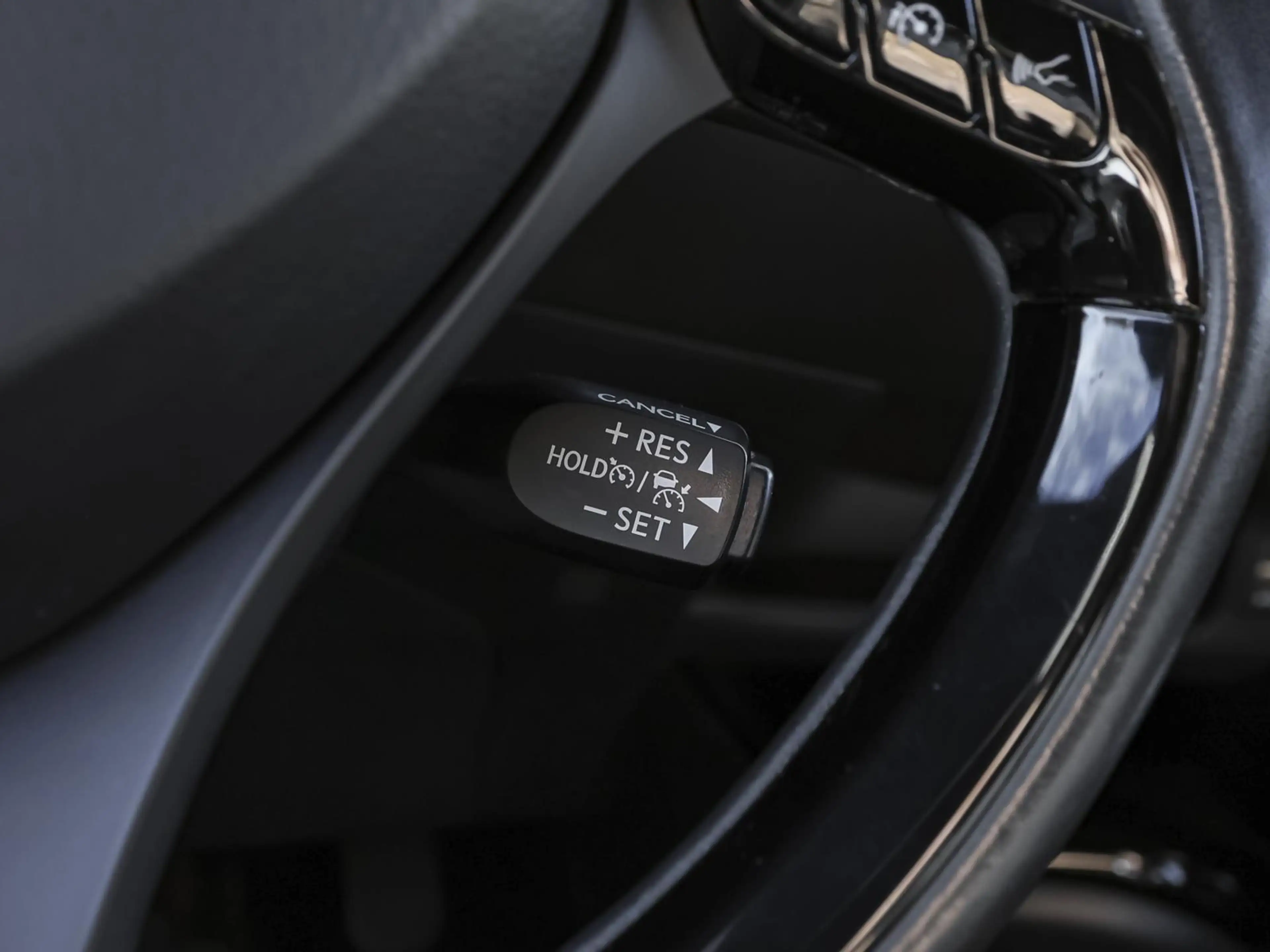 Toyota C-HR 2.0 Hybrid Team D SHZ PDC KLIMA LM-Felgen BT — photo 14