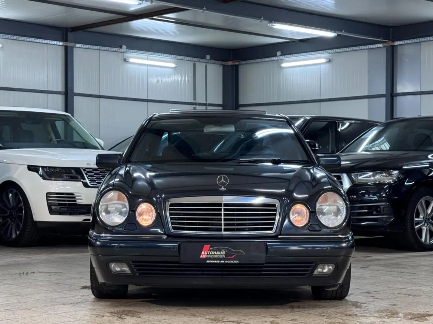 Mercedes-Benz E 240 AVANTGARDE MEMORY*SCHIEBEDACH*ROLLO*1.Hand Schwarz - 2