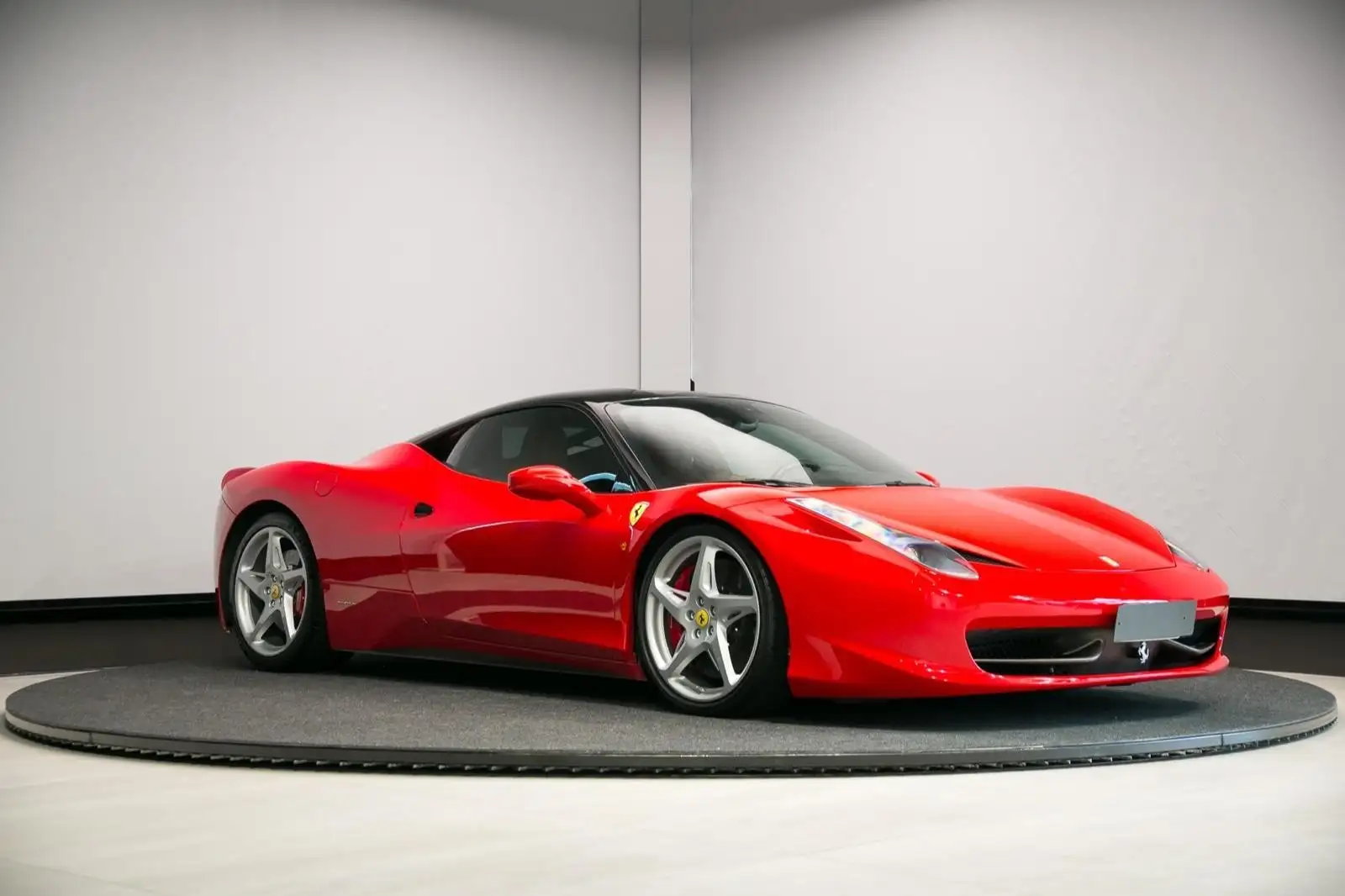 Ferrari 4.5 V8 Italia nieuwstaat schadevrij