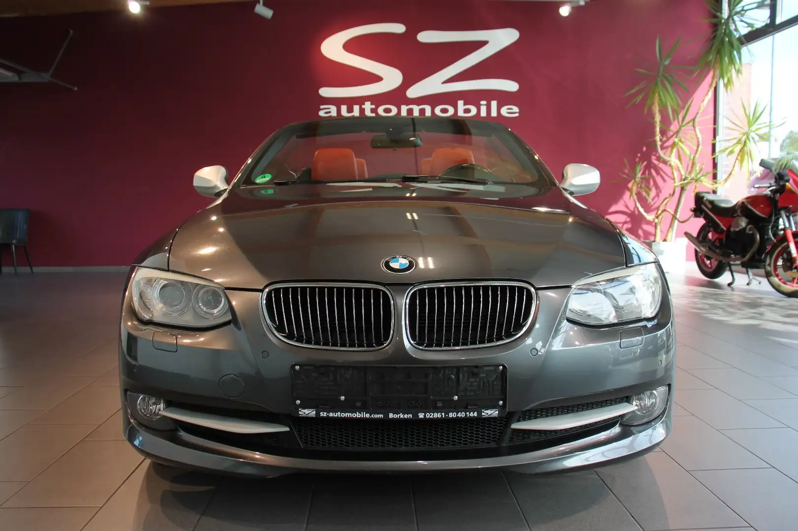 BMW 325 d Cabrio Navi PDC SHZ Leder 2.Hand Grau - 2