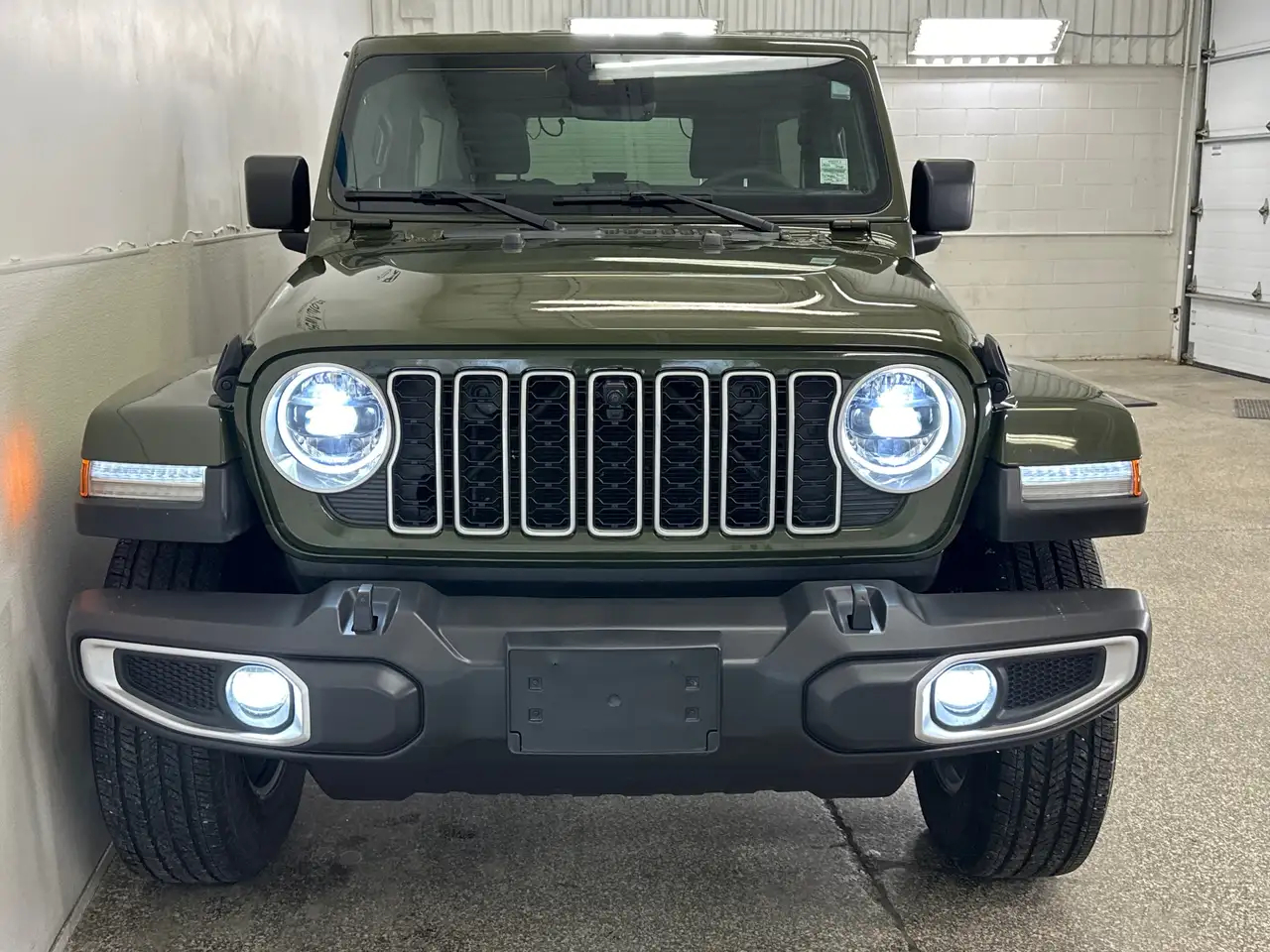 Jeep Wrangler снимка Jeep Wrangler