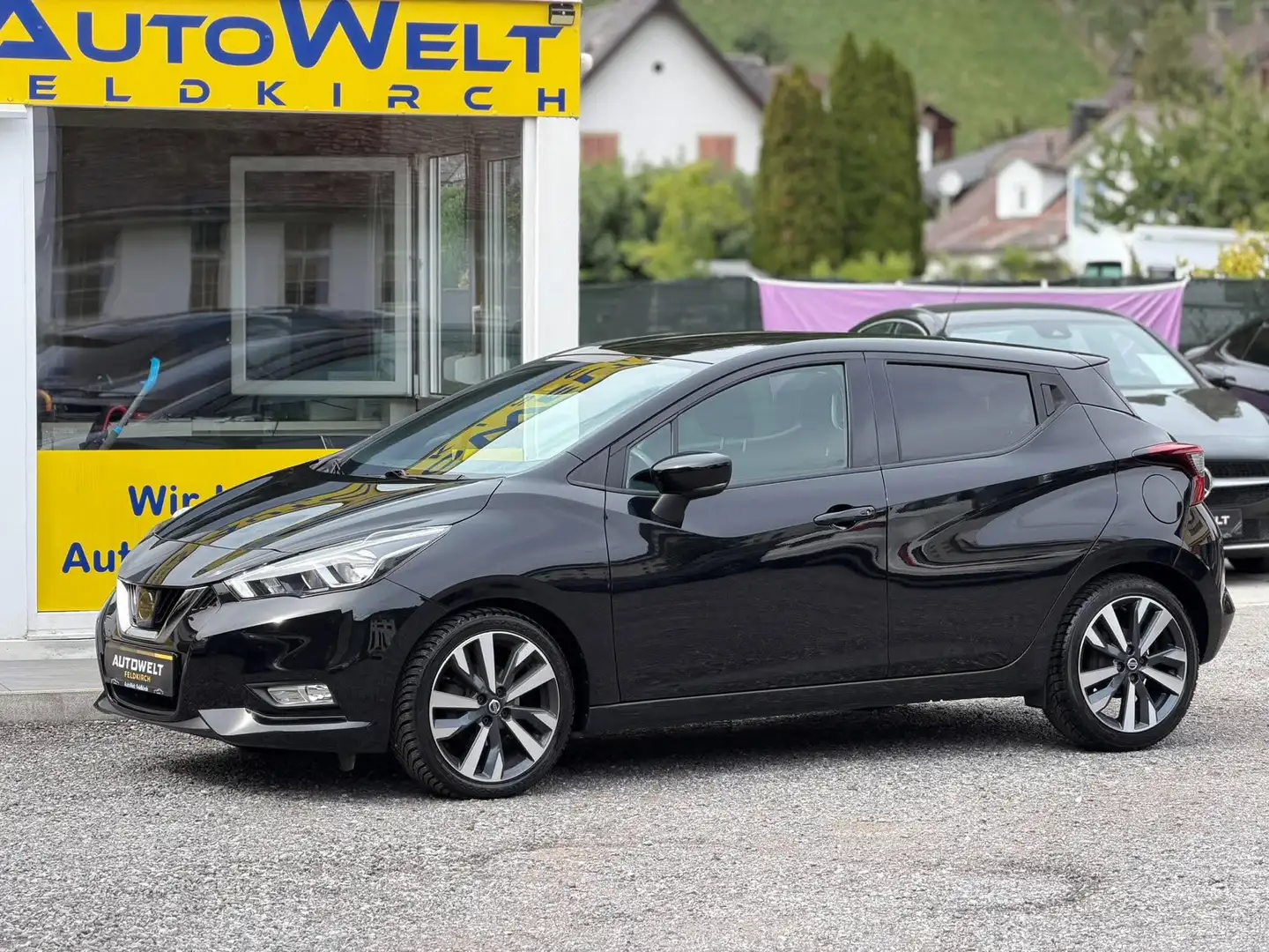 Nissan Micra Tekna Benzin *ERSTBESITZ *NAVI *RFK *SZH *ÖAMTC PICKERL Schwarz - 1