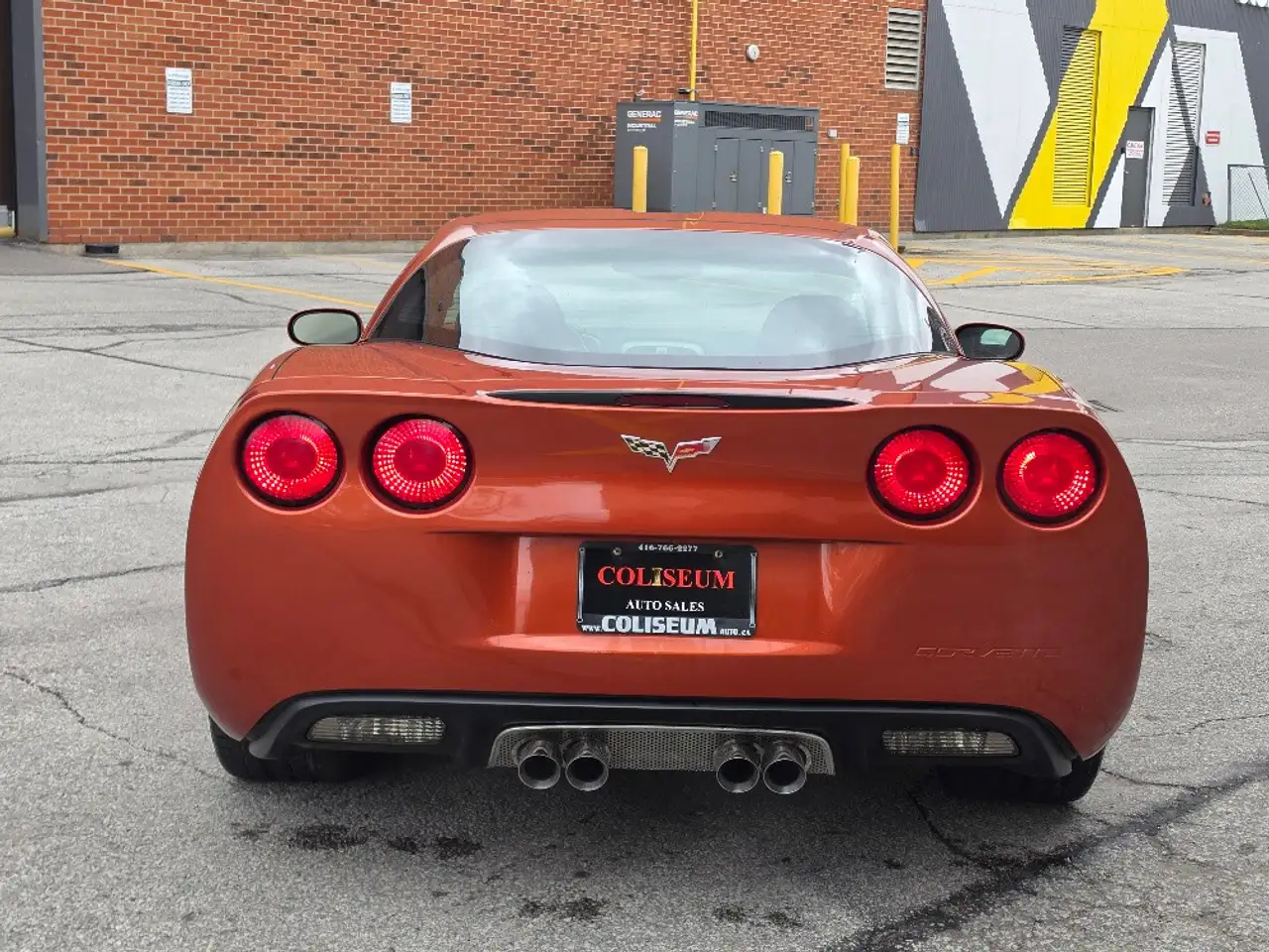 Chevrolet Corvette снимка Chevrolet Corvette