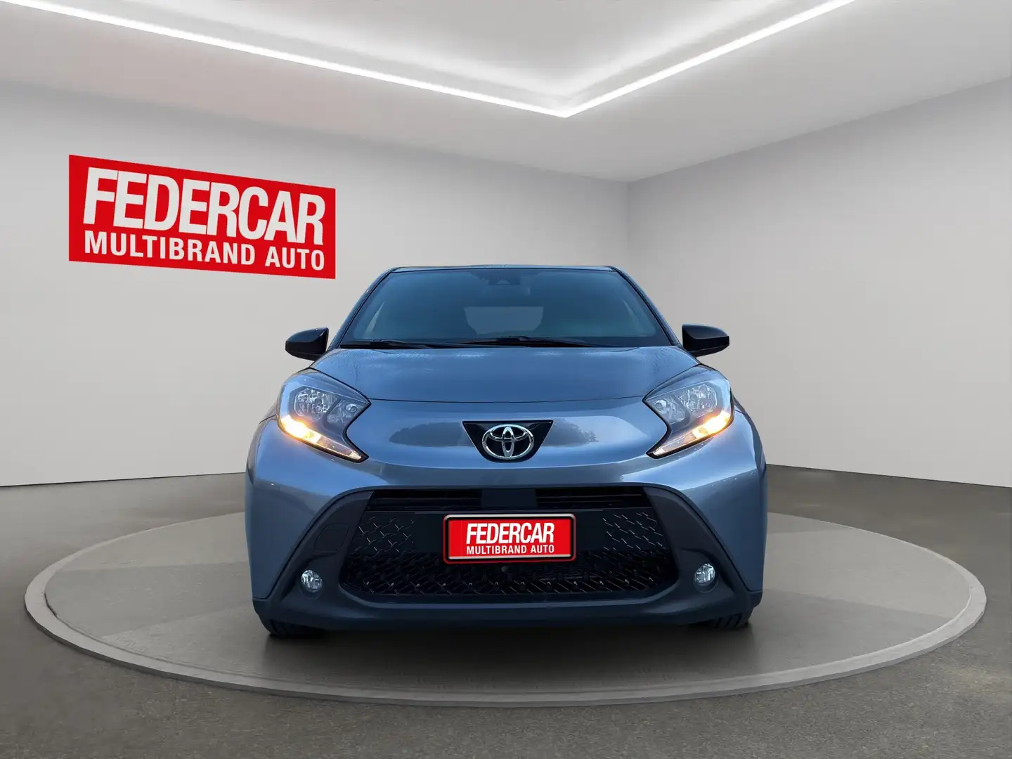 Toyota Aygo Aygo X 1.0 Trend 72cv Grigio - 2