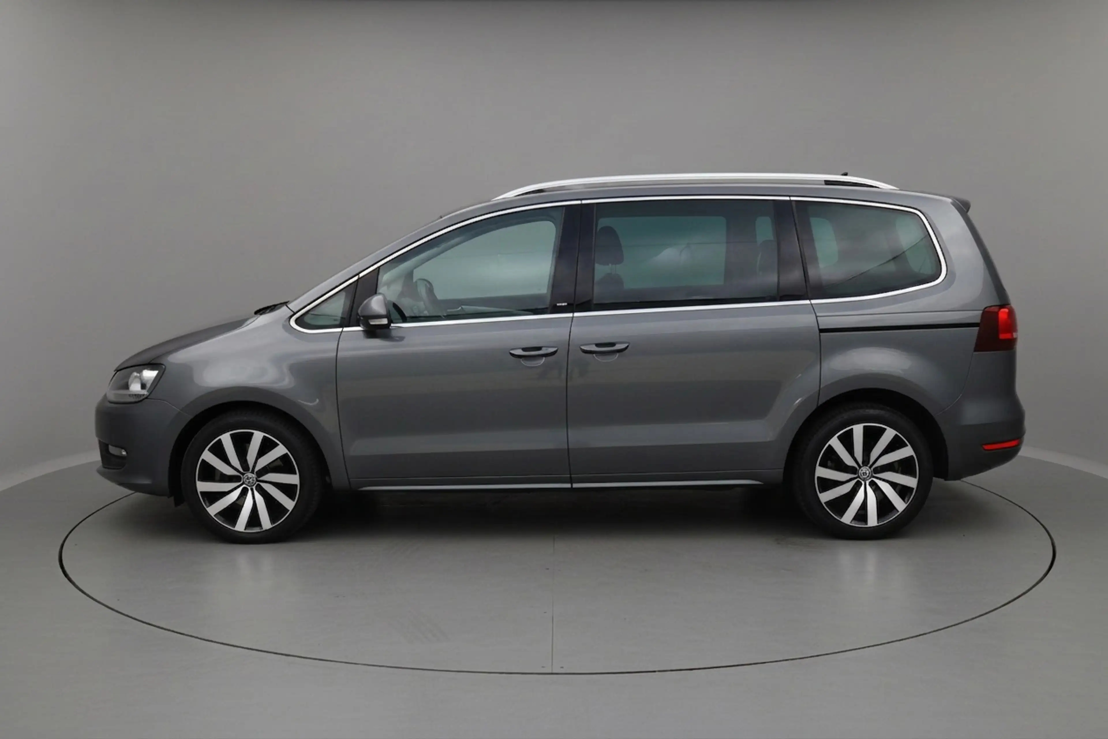 Volkswagen Sharan 2.0|Dynaudio|Pano|Camera|Carplay|7-persoons — photo 14
