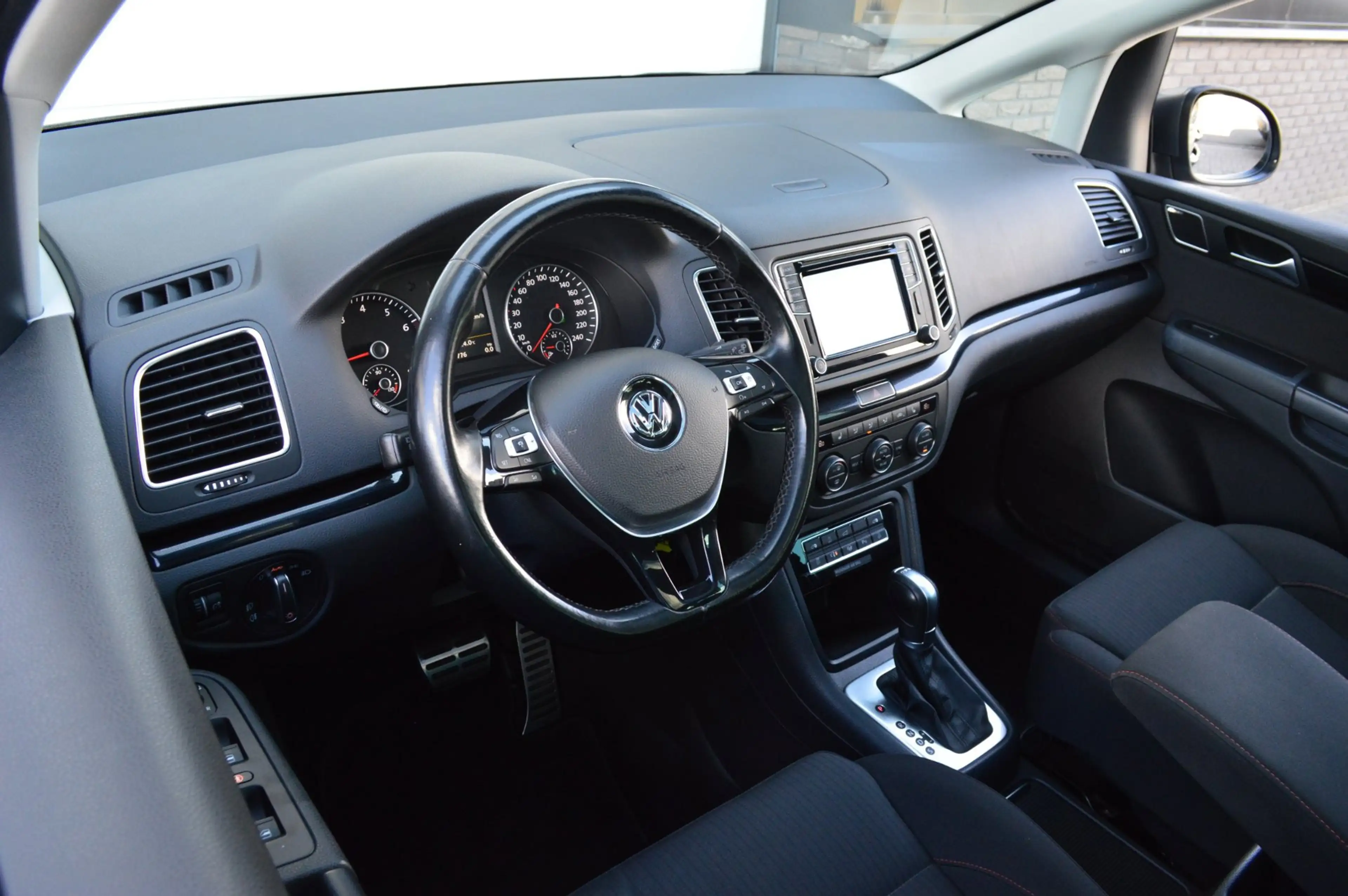 Volkswagen Sharan 2.0|Dynaudio|Pano|Camera|Carplay|7-persoons — photo 3