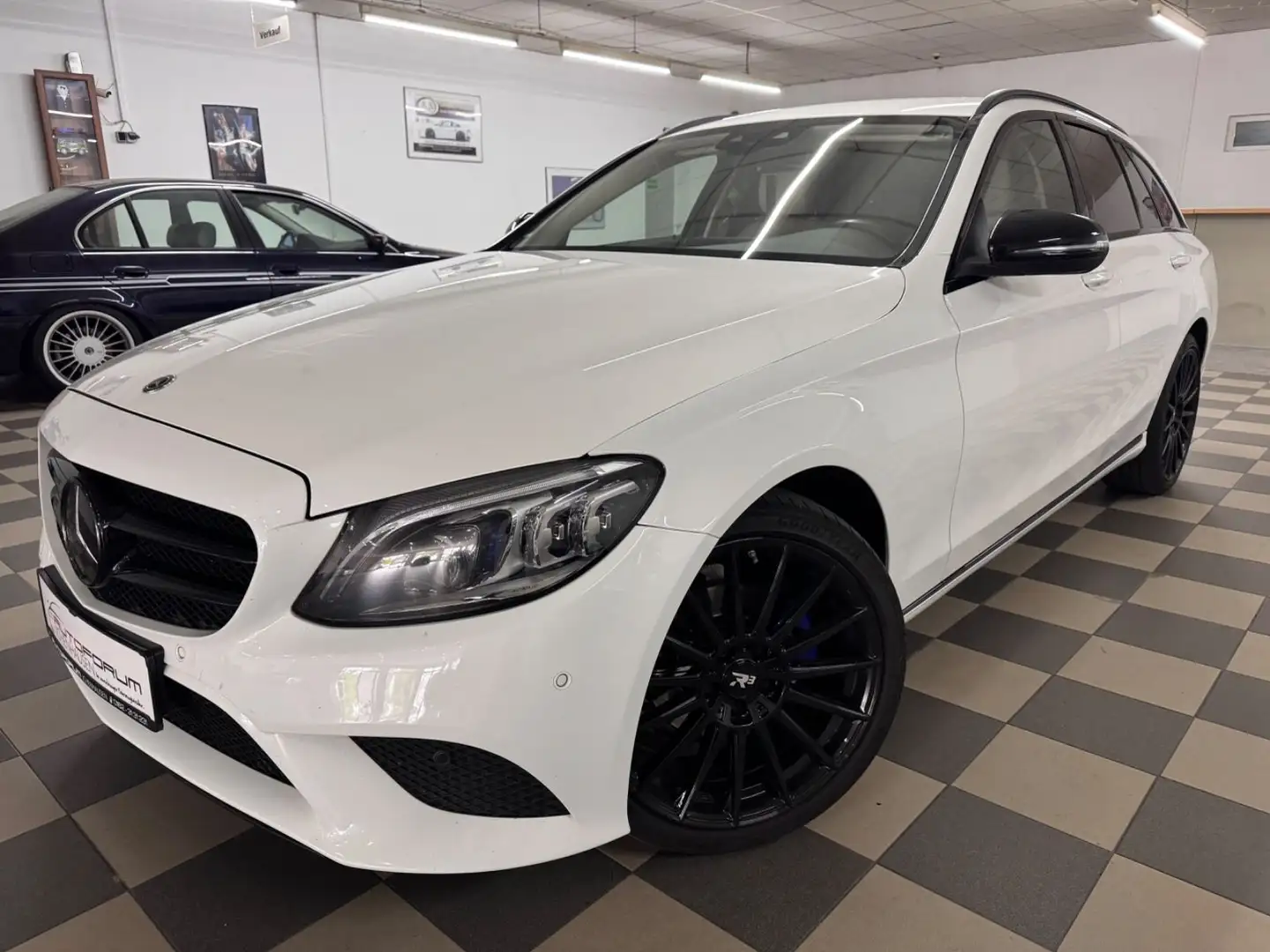 Mercedes-Benz C 180 T d Avantgarde Weiß - 1