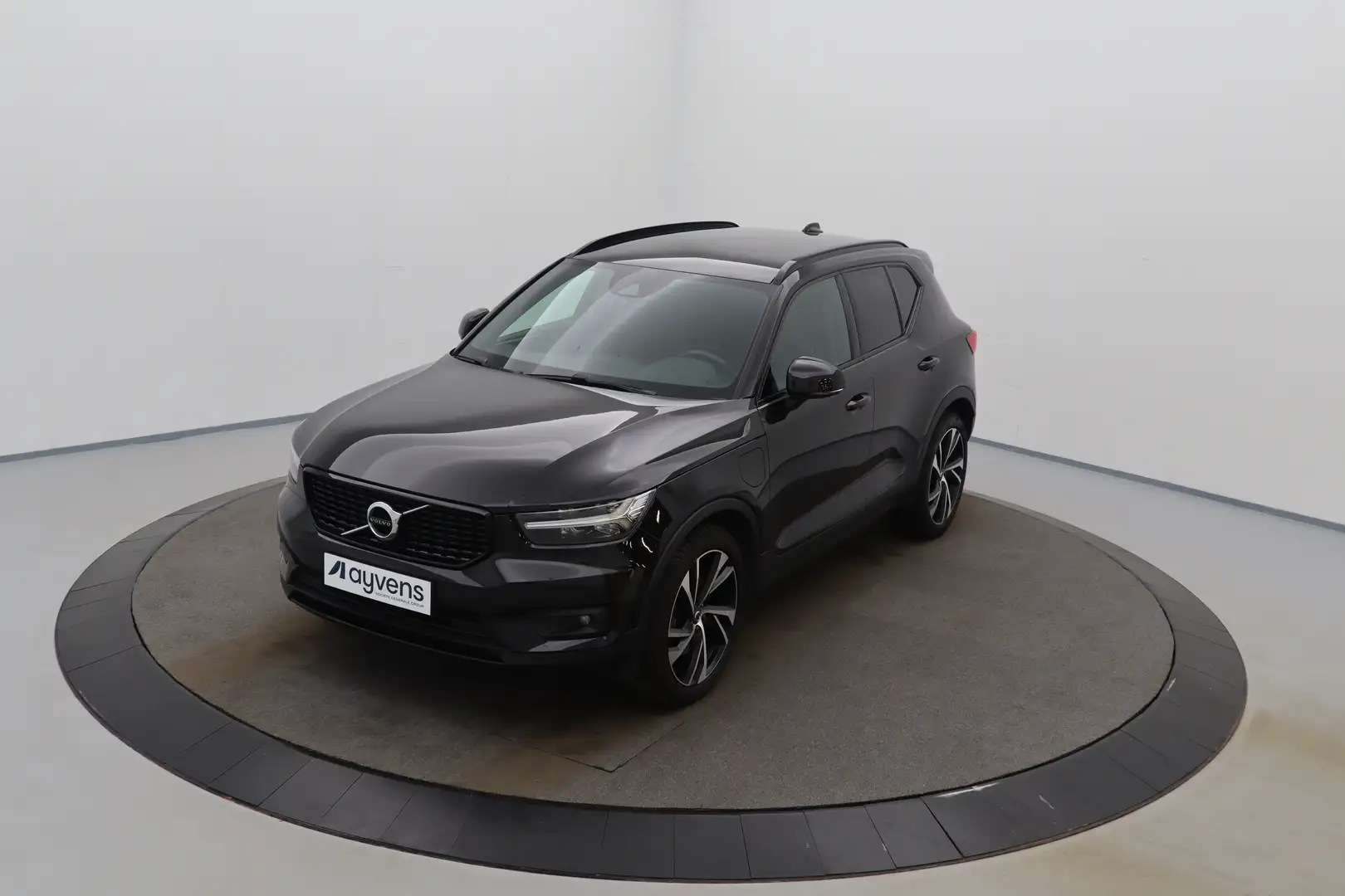 Volvo XC40 1.5 T5 PHEV R-Design LEDER/ALCANTARA LED GPS PDC C Schwarz - 1