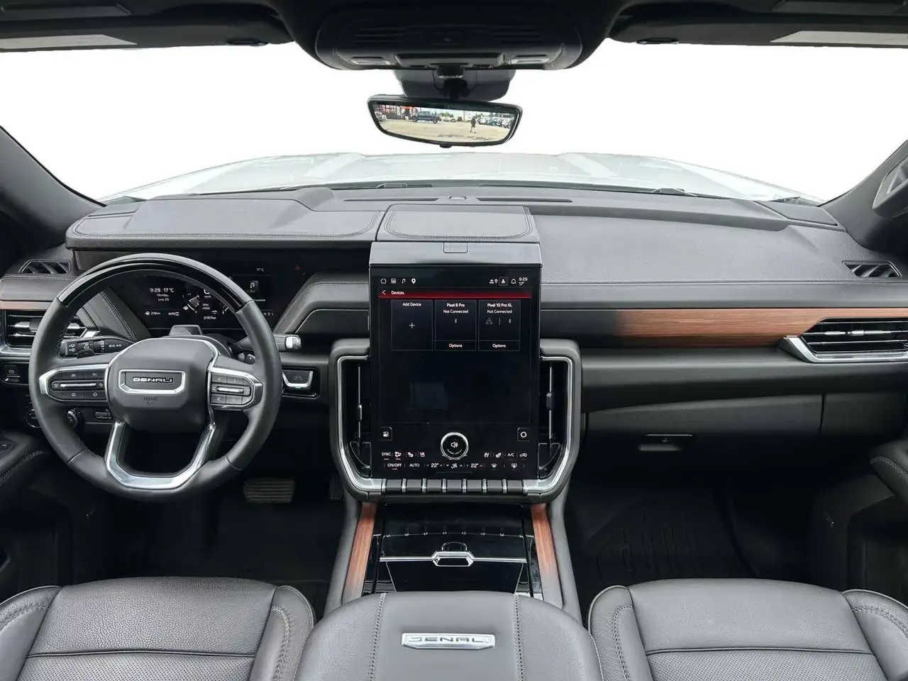 GMC Yukon photo GMC Yukon