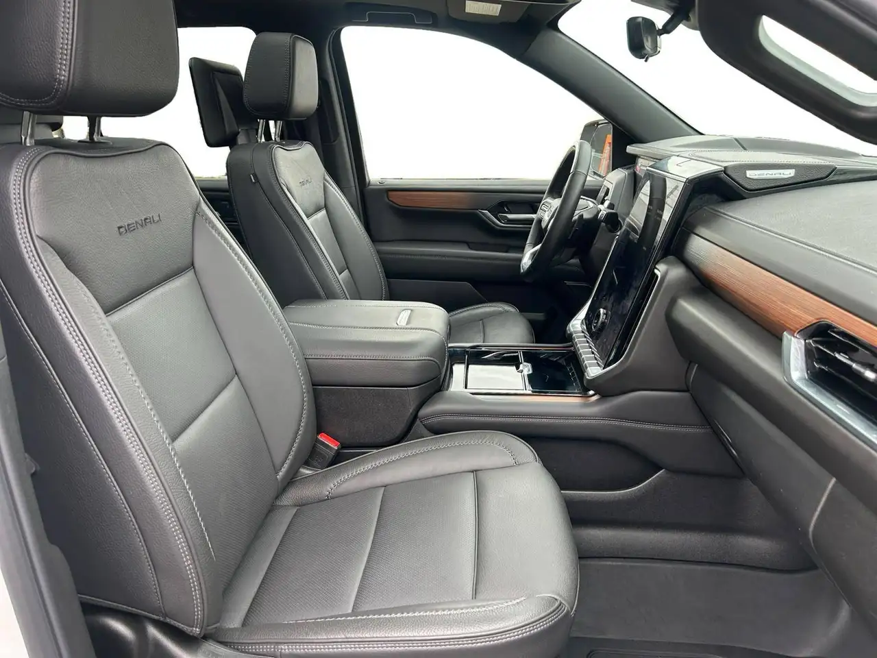 GMC Yukon photo GMC Yukon
