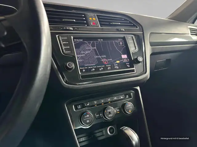 Volkswagen Tiguan view 13