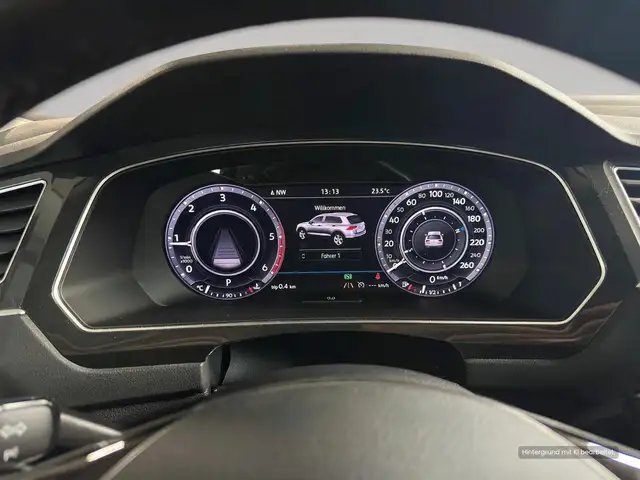 Volkswagen Tiguan view 12