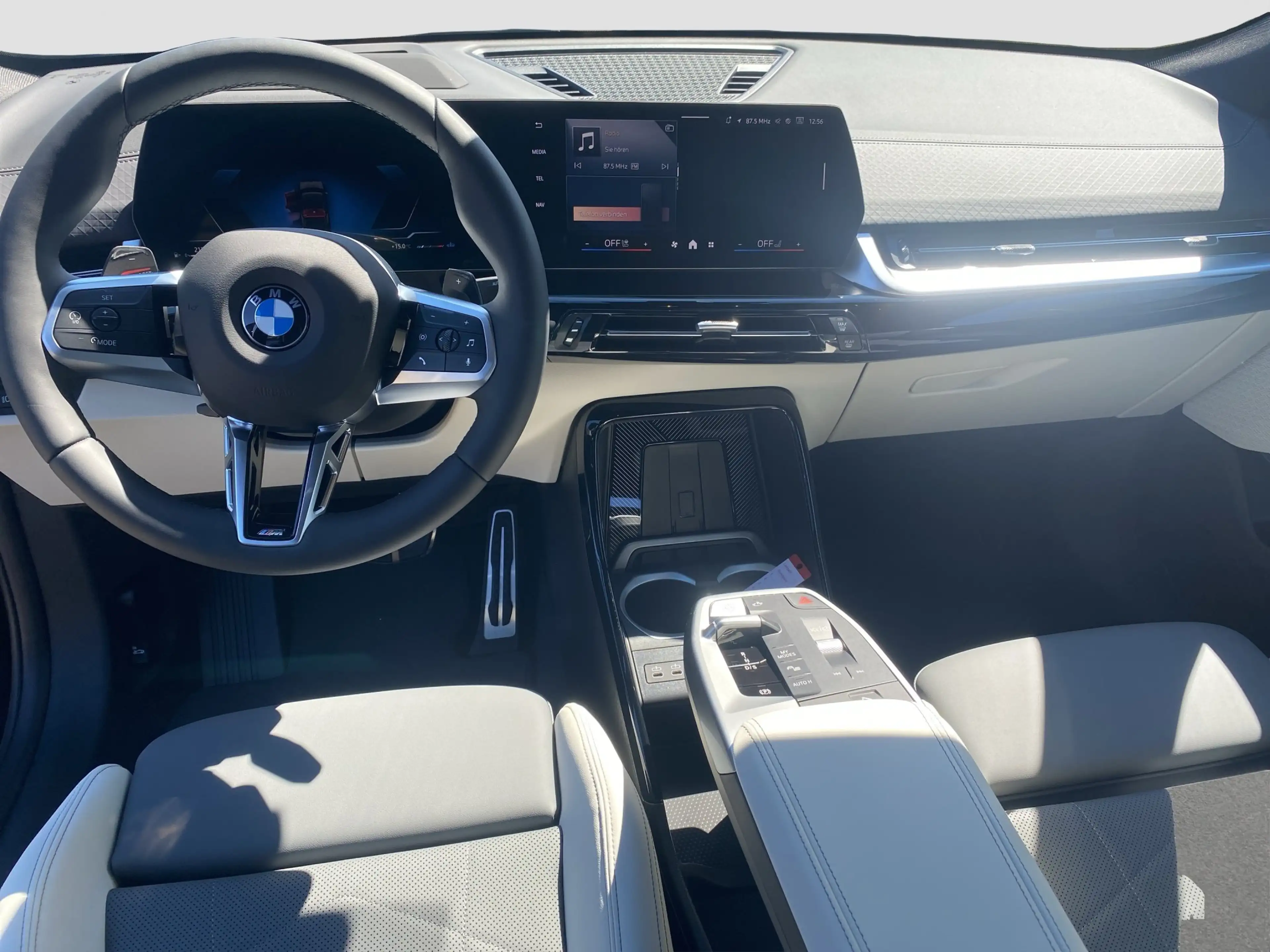 BMW X2 sDrive 20i ///M-Sport LED ACC AHK H&K HUD 360° — photo 11