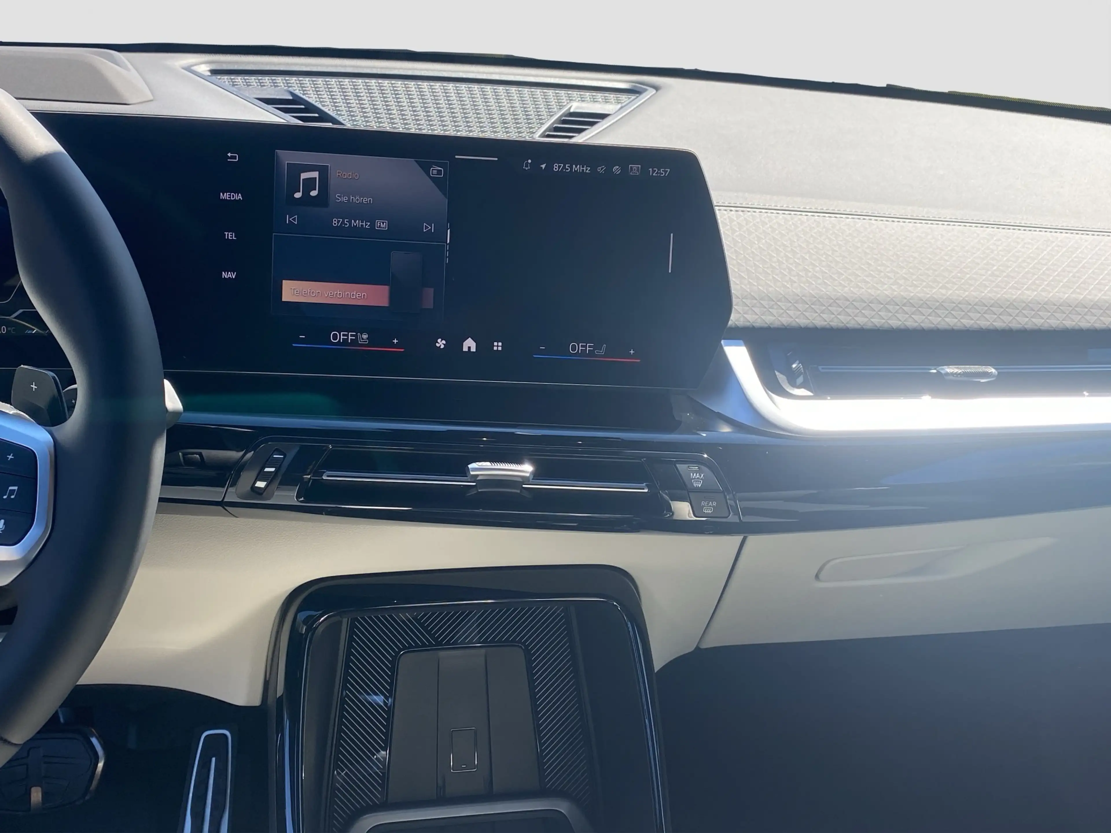 BMW X2 sDrive 20i ///M-Sport LED ACC AHK H&K HUD 360° — photo 13