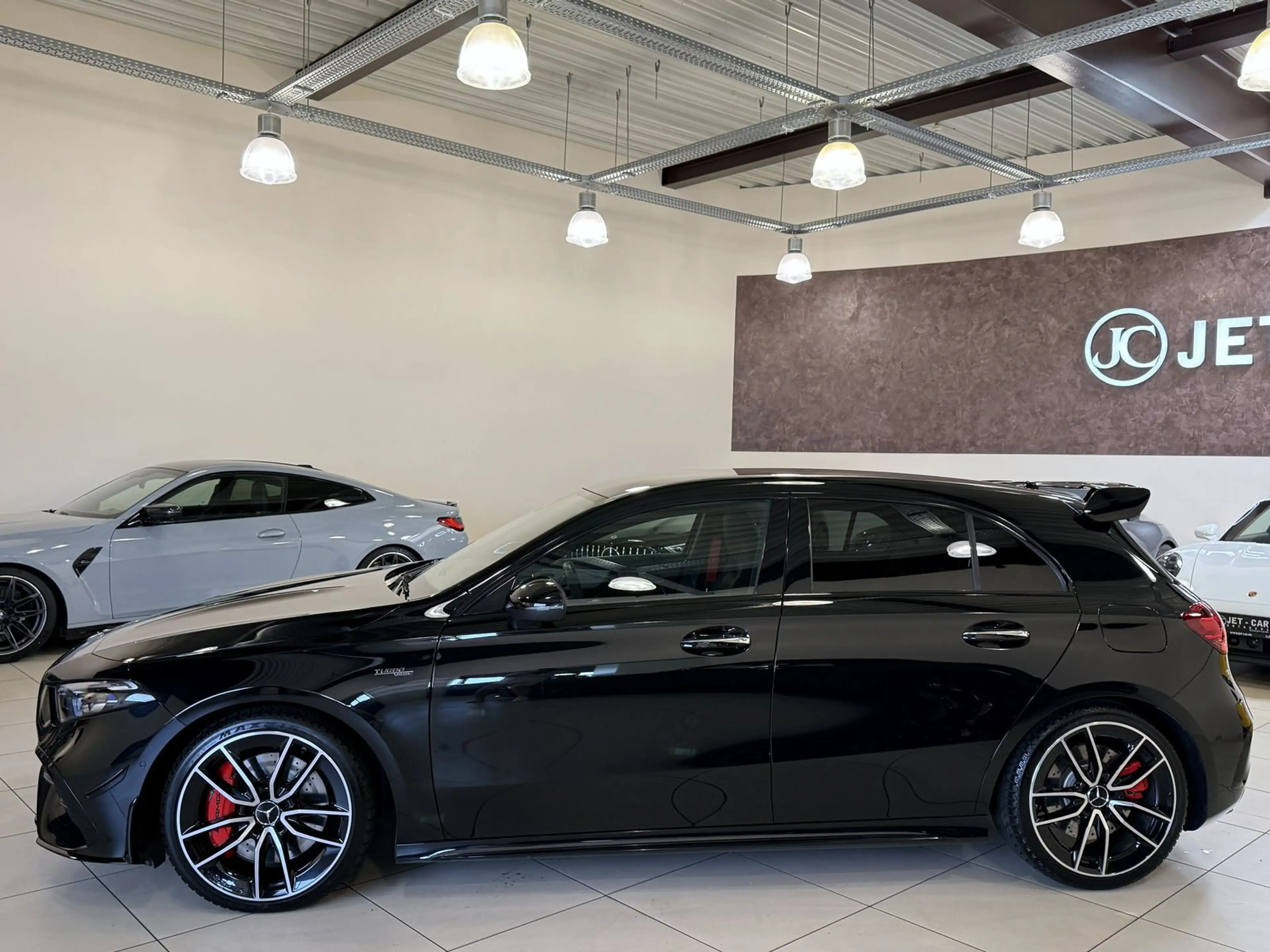 Mercedes-Benz A 35 AMG 4Matic *Aero-Burmester-Multibeam-19"* — photo 3
