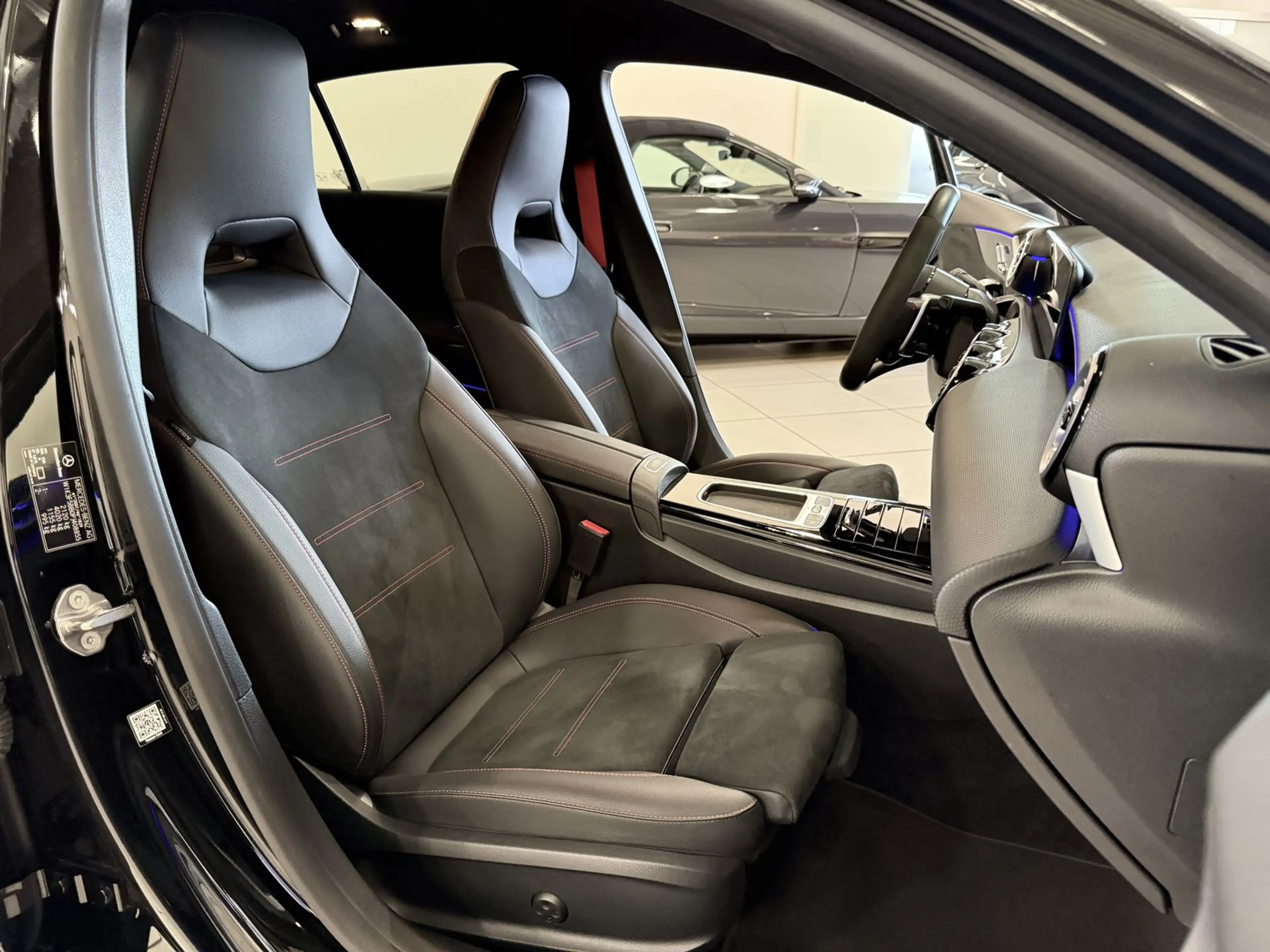Mercedes-Benz A 35 AMG 4Matic *Aero-Burmester-Multibeam-19"* — photo 9