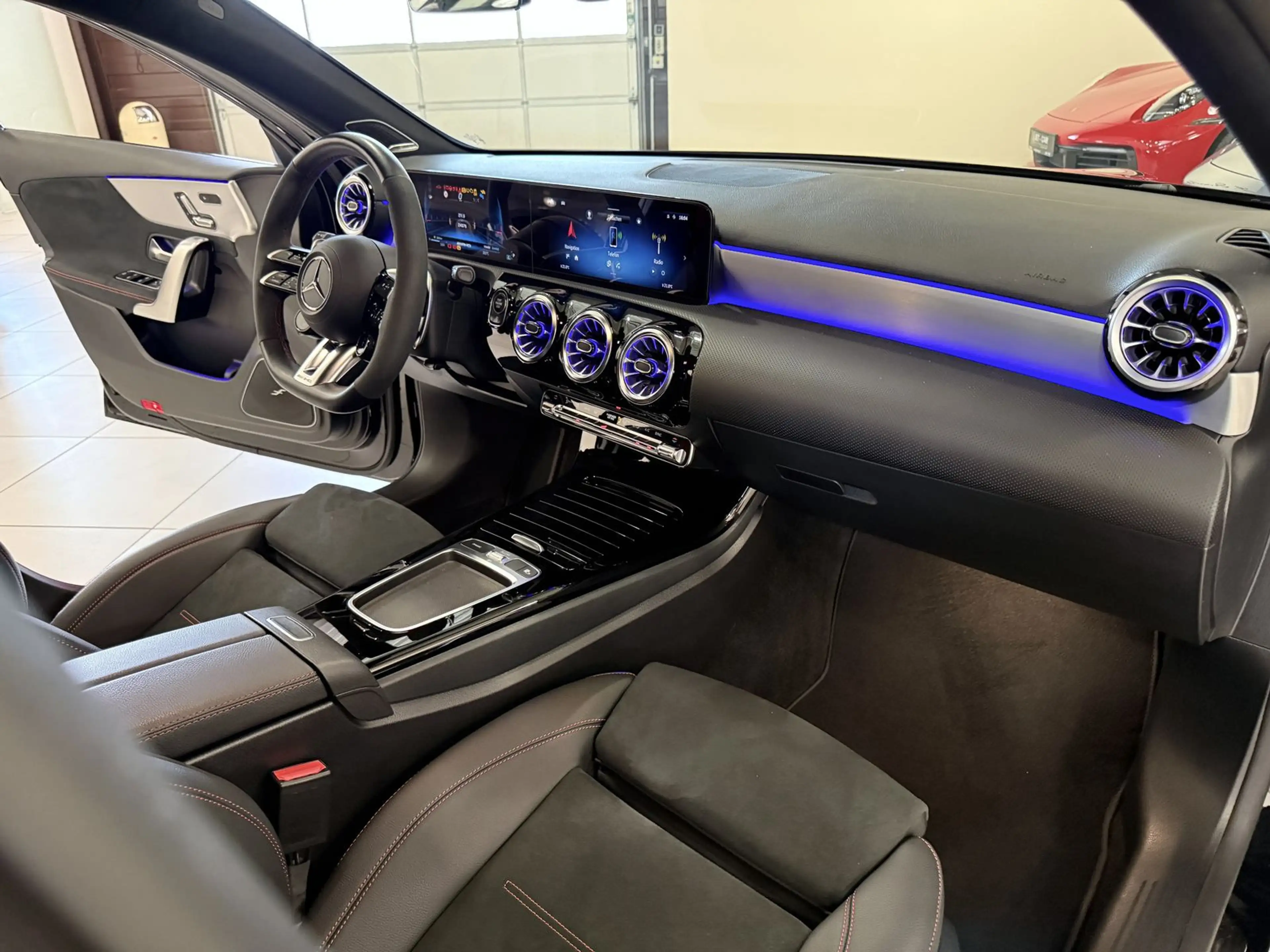 Mercedes-Benz A 35 AMG 4Matic *Aero-Burmester-Multibeam-19"* — photo 10