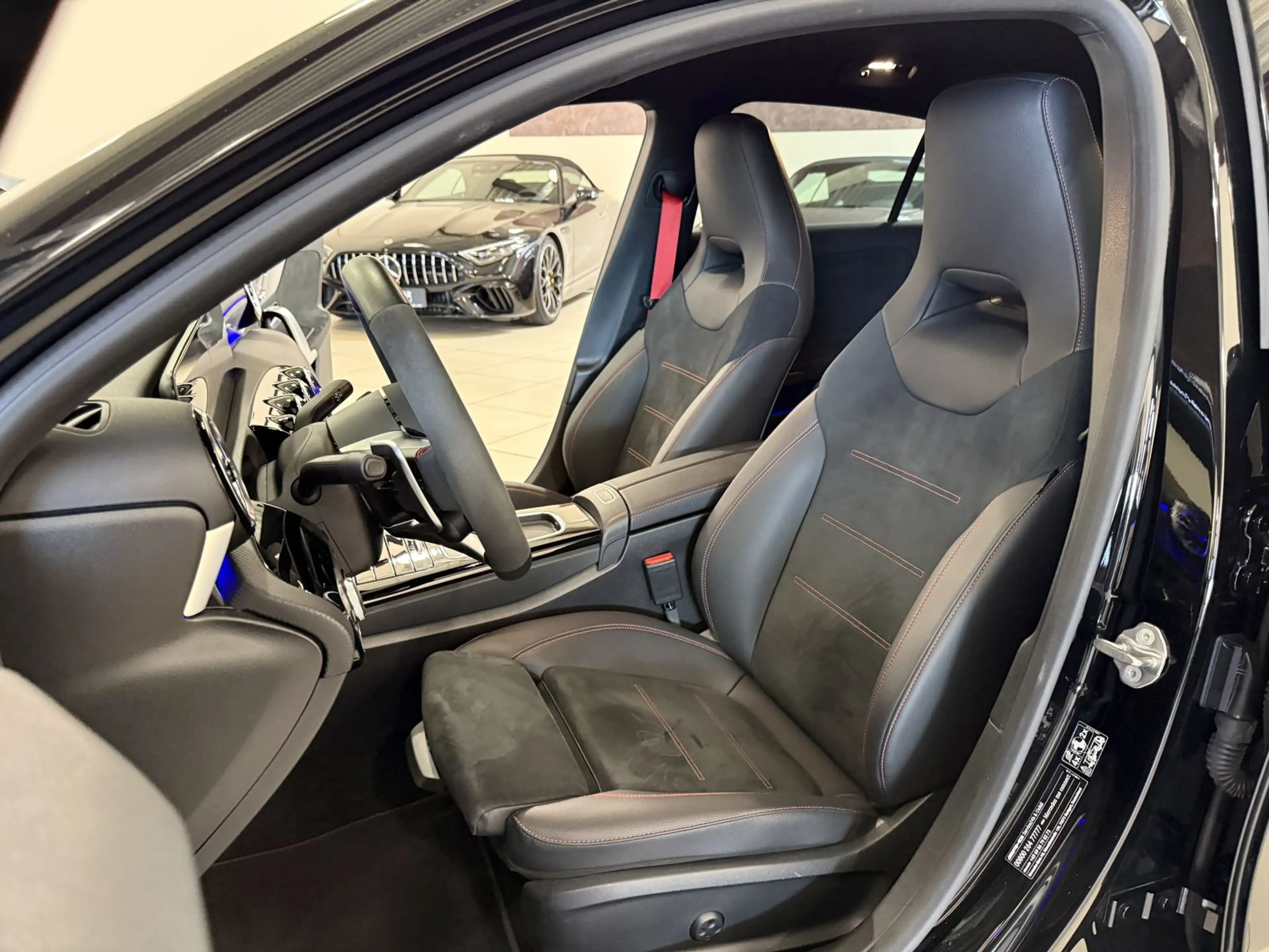 Mercedes-Benz A 35 AMG 4Matic *Aero-Burmester-Multibeam-19"* — photo 11