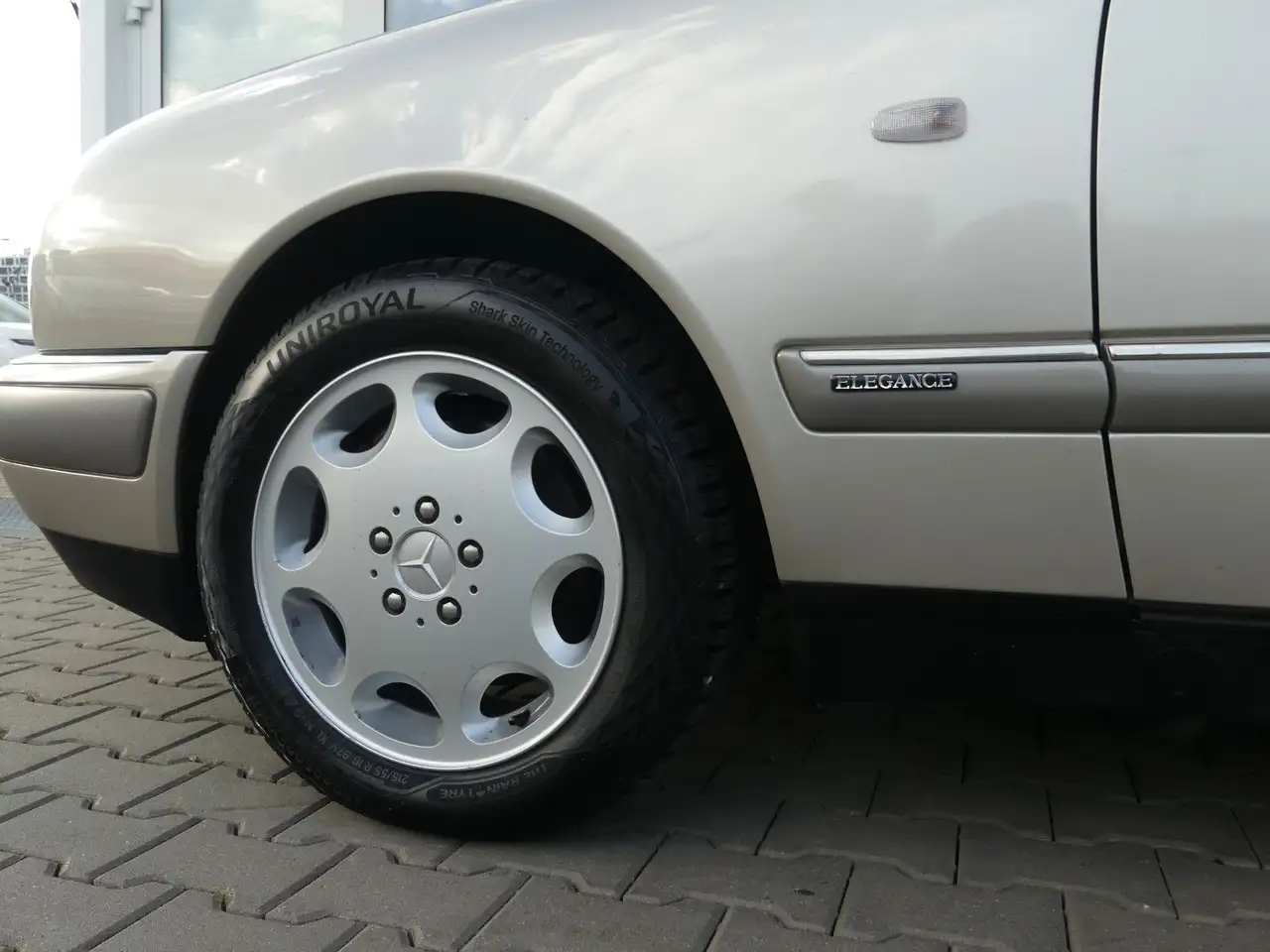 Mercedes-Benz E 320 Lim. Aut. Elegance Renterfahrzeug Xenon, foto 10