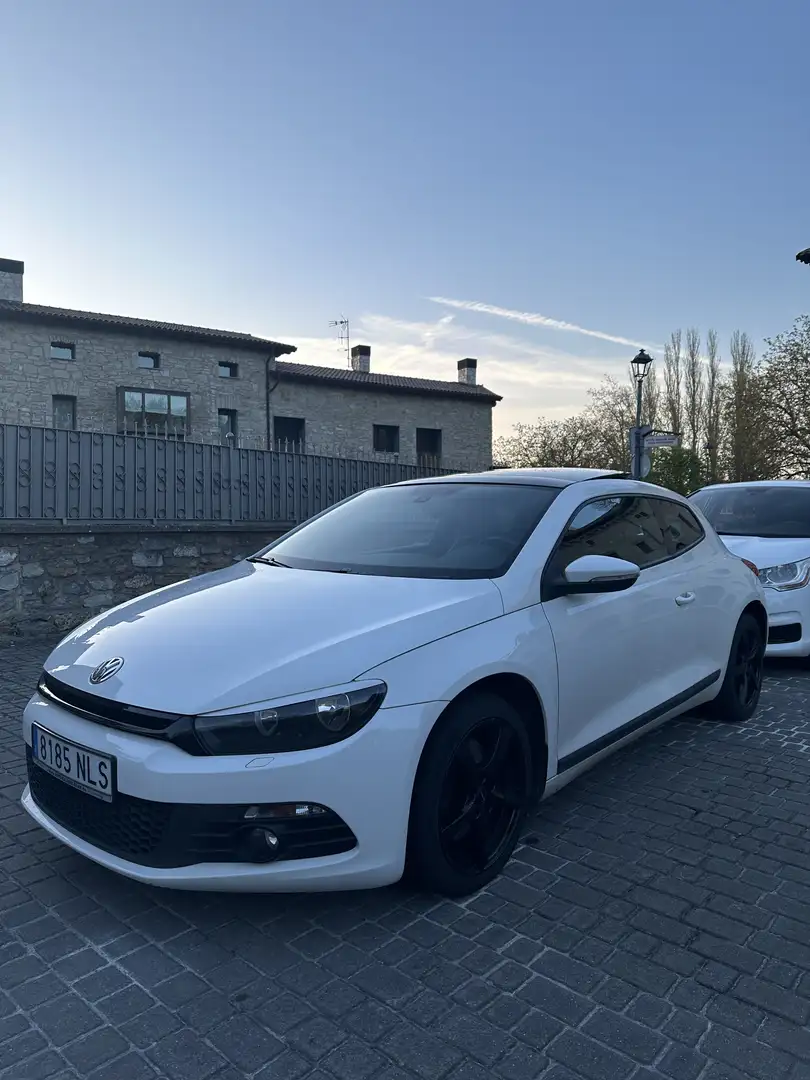 Volkswagen Scirocco 2.0 TSI DSG - 1
