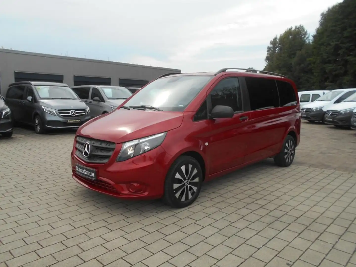 Mercedes-Benz Vito 119 CDI Tourer Kompakt 8-Sitze Klima AHK 2.5t. Kam Rot - 1