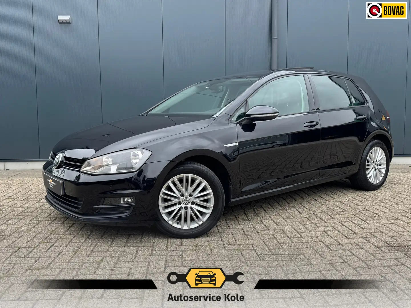 Volkswagen Golf 1.2 TSI CUP Edition * Panorama * Keyless * Navigat Zwart - 1