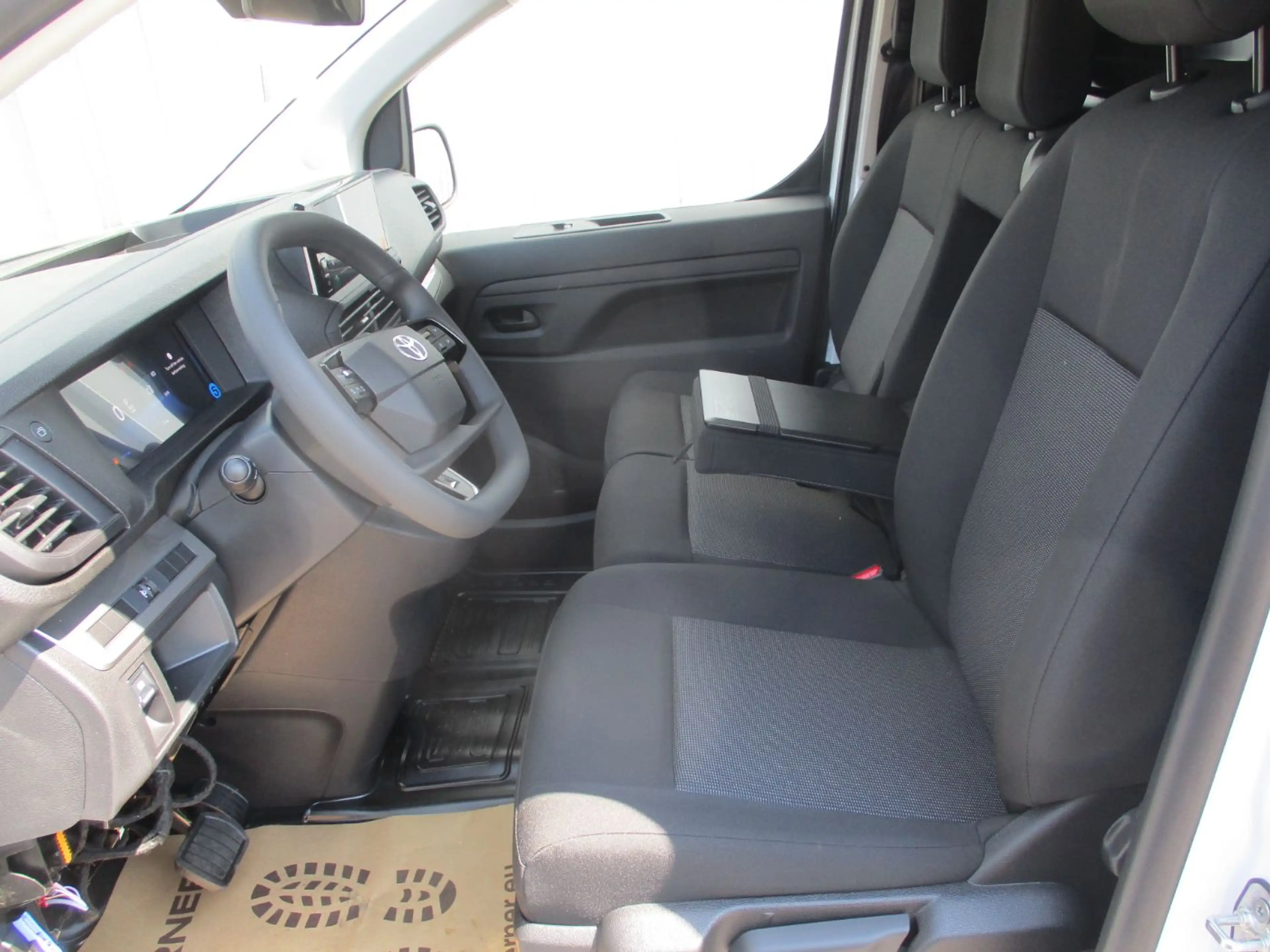 Toyota Proace Kasten 2.2 D-4D L2 Kasten Meister SHZ+PDC — photo 13