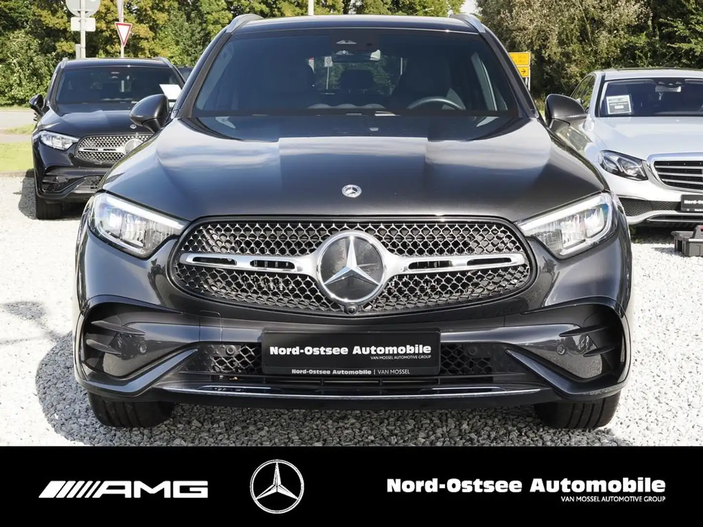 Mercedes-Benz GLC 300 d 4M AMG KAMERA DISTRONIC KEYLESS LED Grau - 2