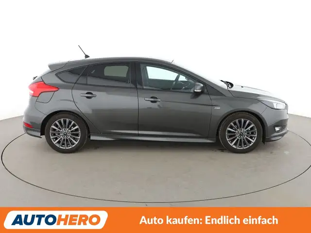 Ford Focus view 7