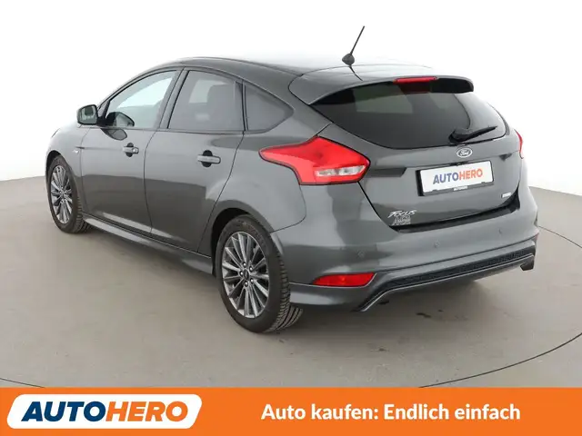 Ford Focus view 4