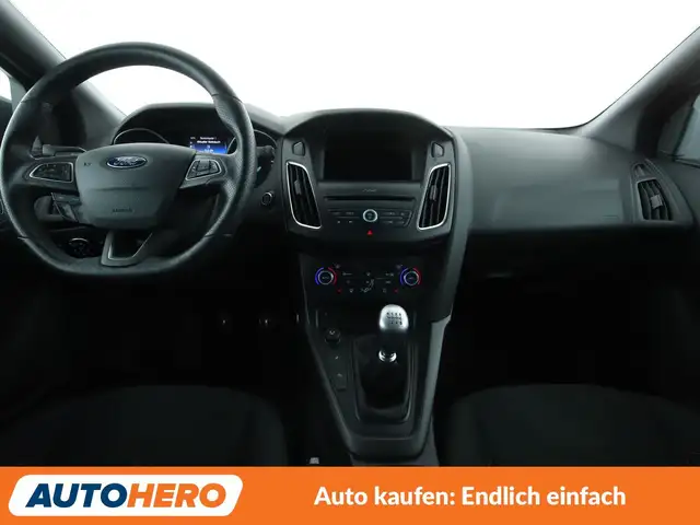 Ford Focus view 12