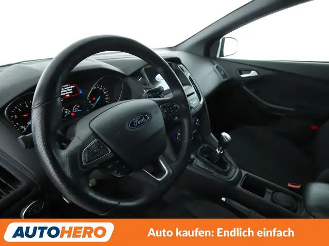 Ford Focus view 11