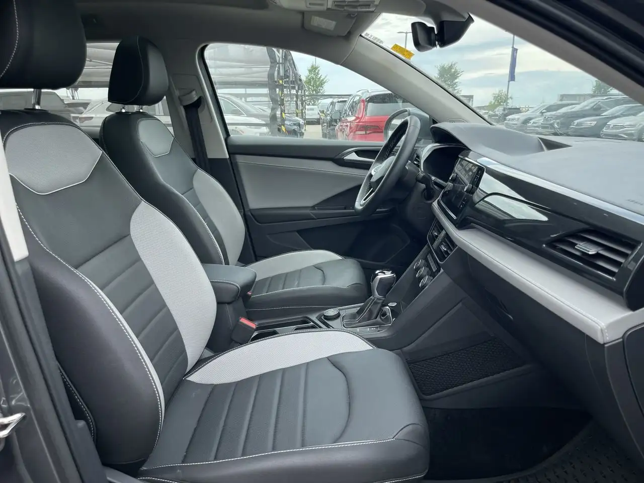Volkswagen Taos снимка Volkswagen Taos