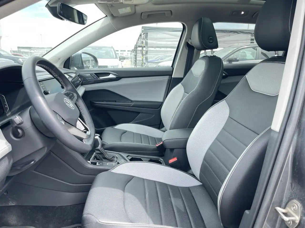 Volkswagen Taos снимка Volkswagen Taos