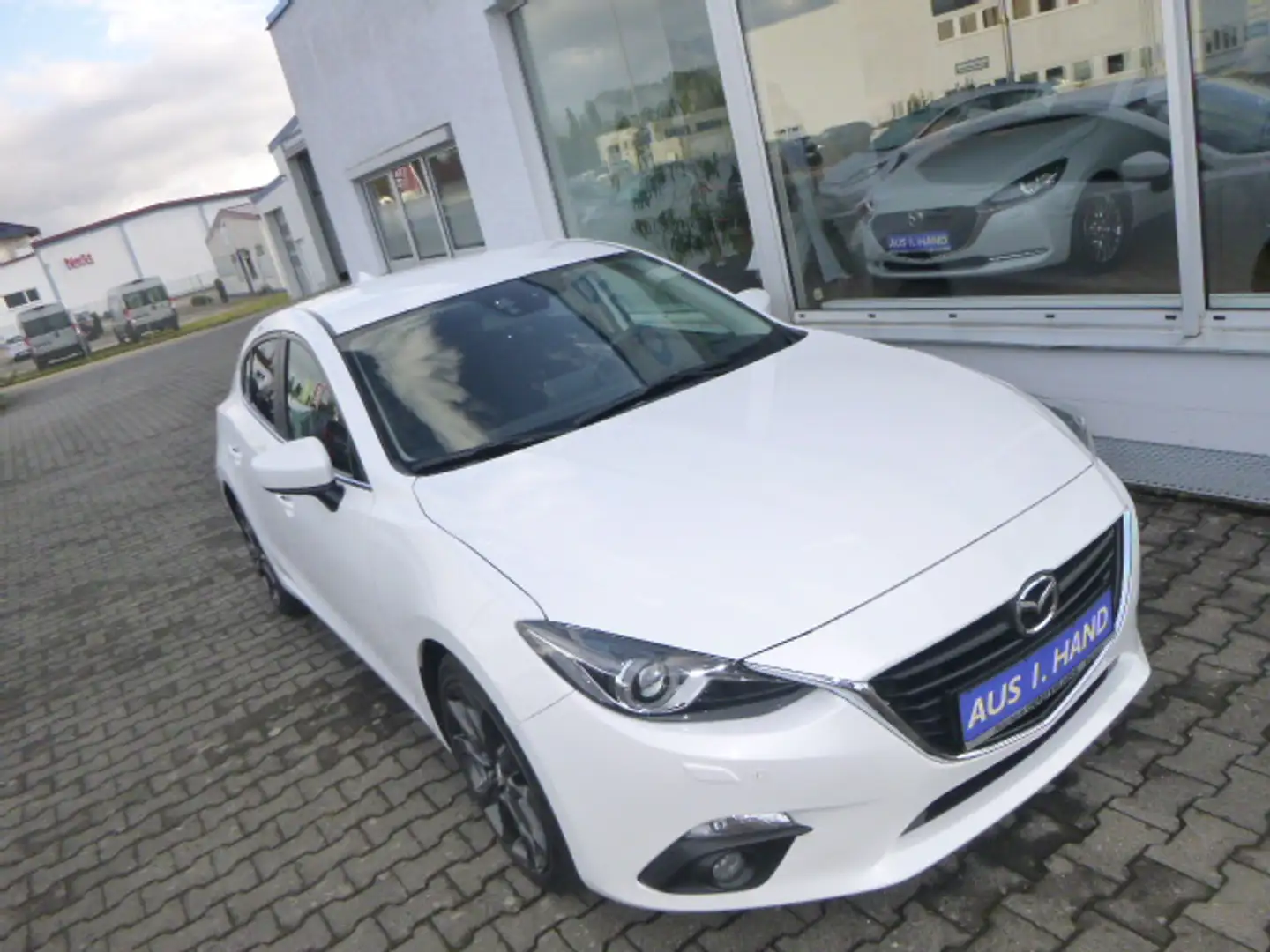 Mazda 3 SKYACTIV-G 120 1. Hand, AHK, Winterräder, TÜV NEU! Weiß - 2