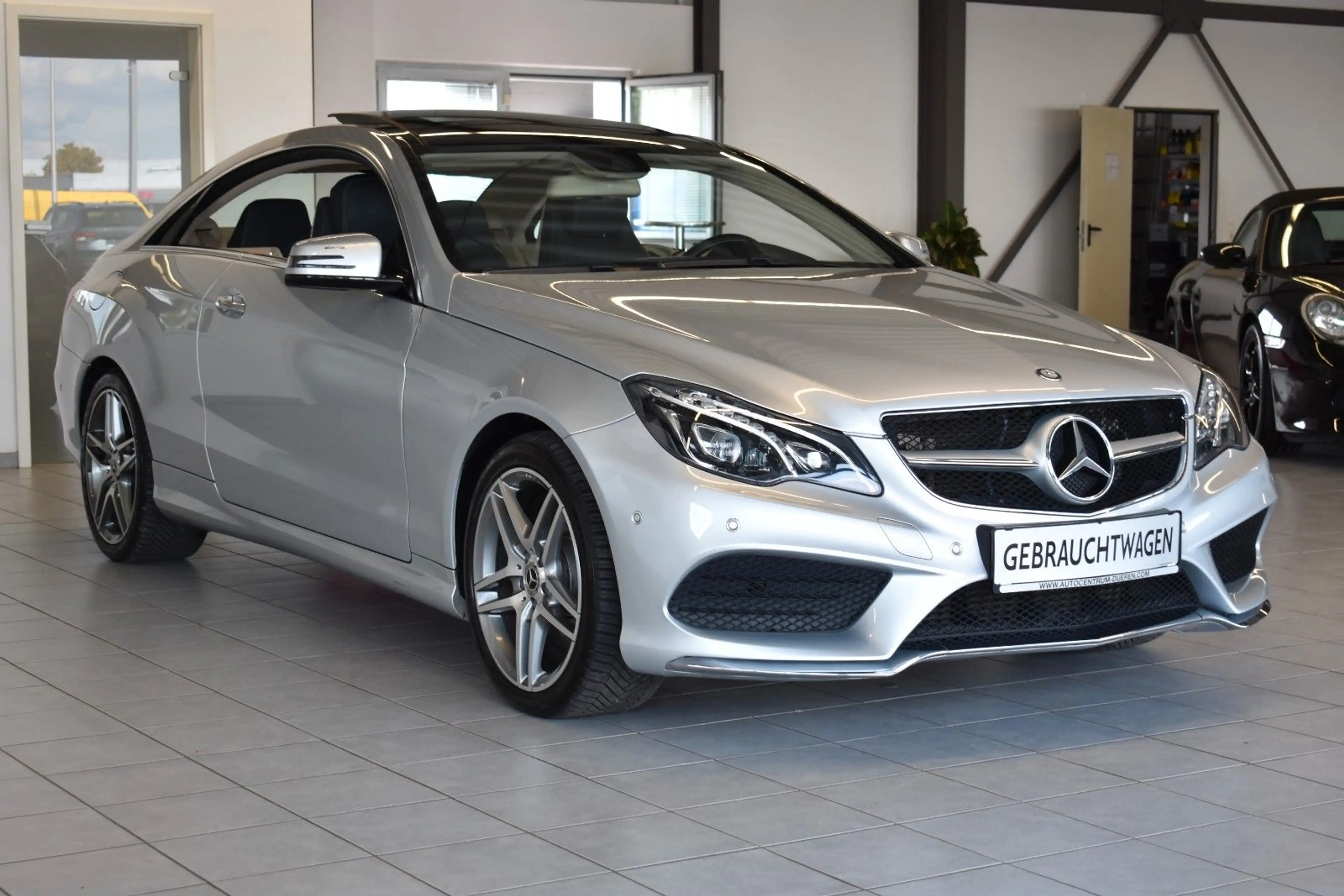 Mercedes-Benz E 350 Coupe/AMG/LED/PANO/SCHIEBEDACH/