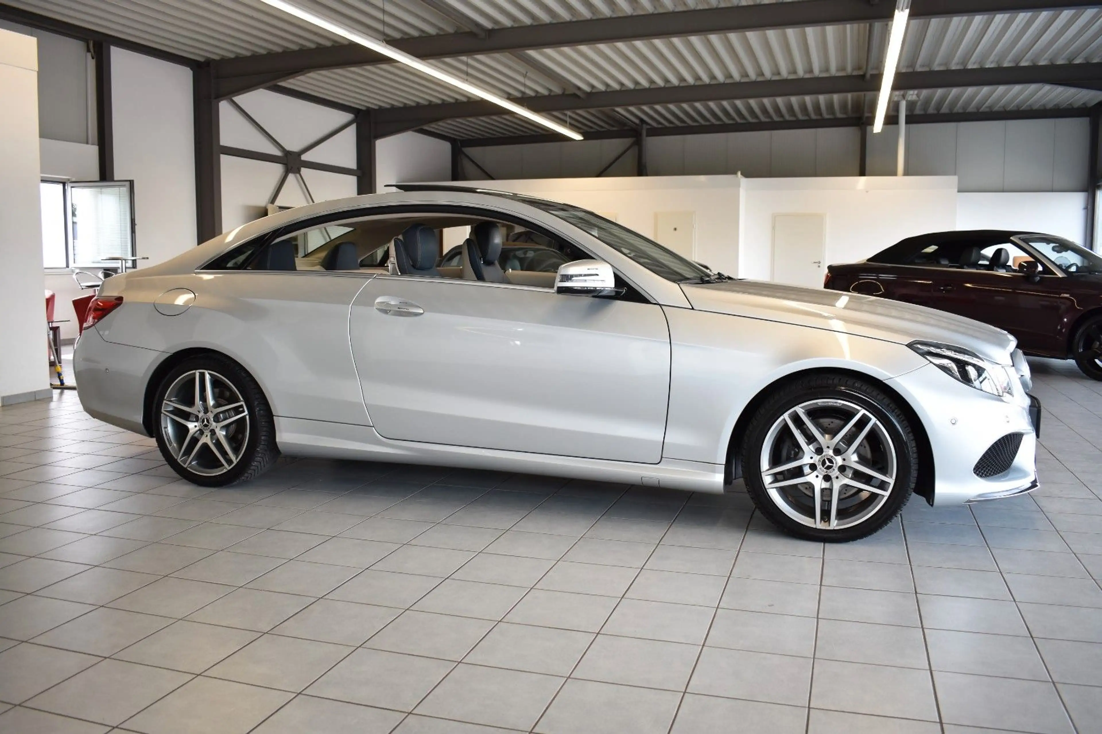 Mercedes-Benz E 350 Coupe/AMG/LED/PANO/SCHIEBEDACH/ — photo 8