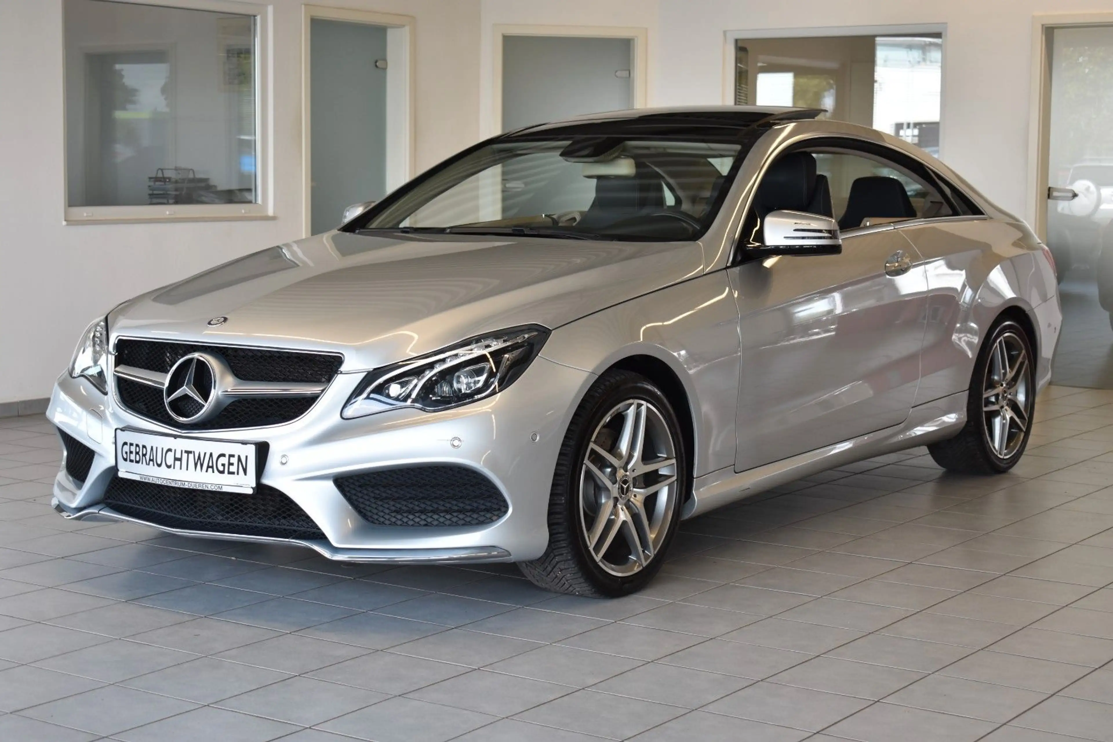 Mercedes-Benz E 350 Coupe/AMG/LED/PANO/SCHIEBEDACH/ — photo 3