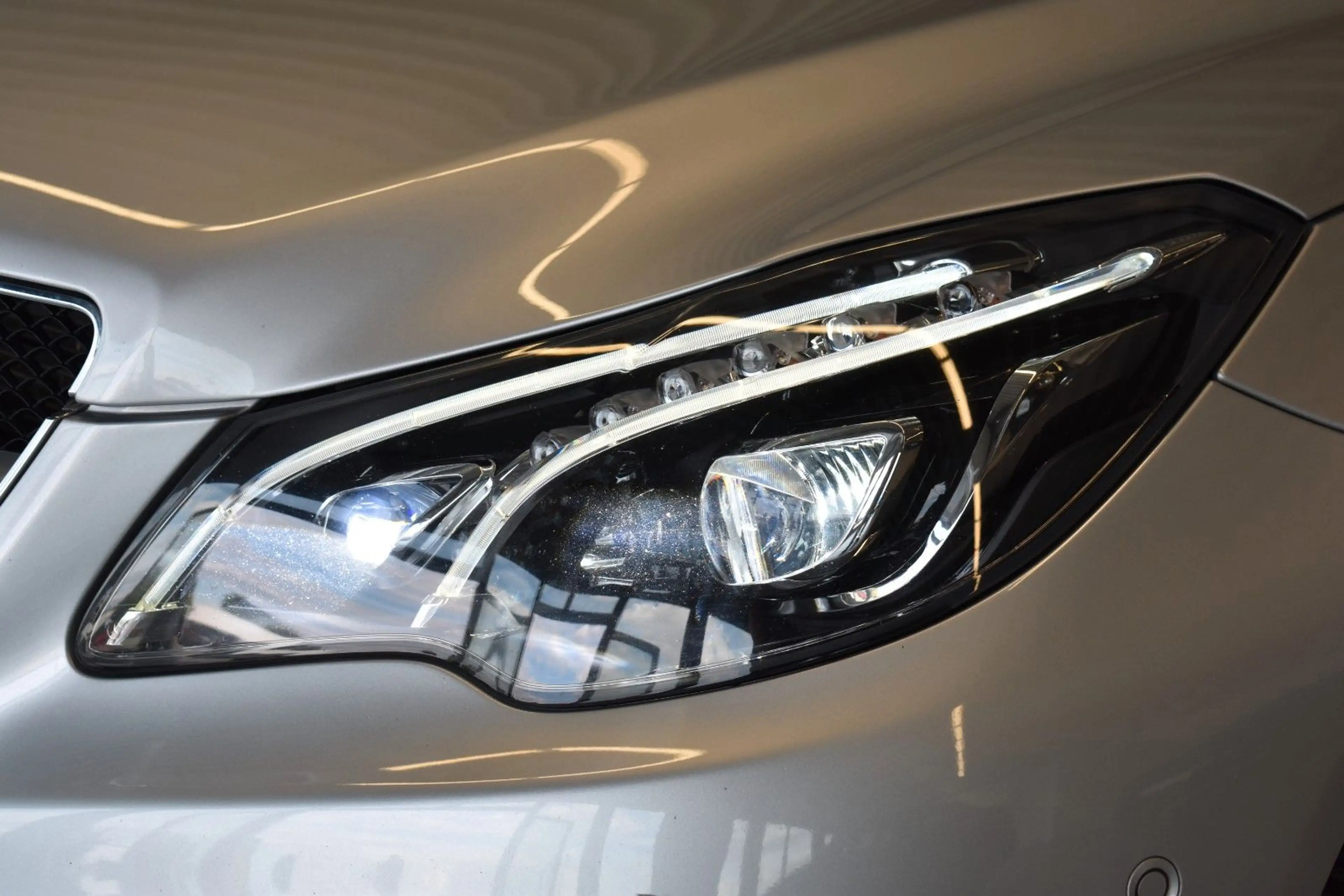 Mercedes-Benz E 350 Coupe/AMG/LED/PANO/SCHIEBEDACH/ — photo 13