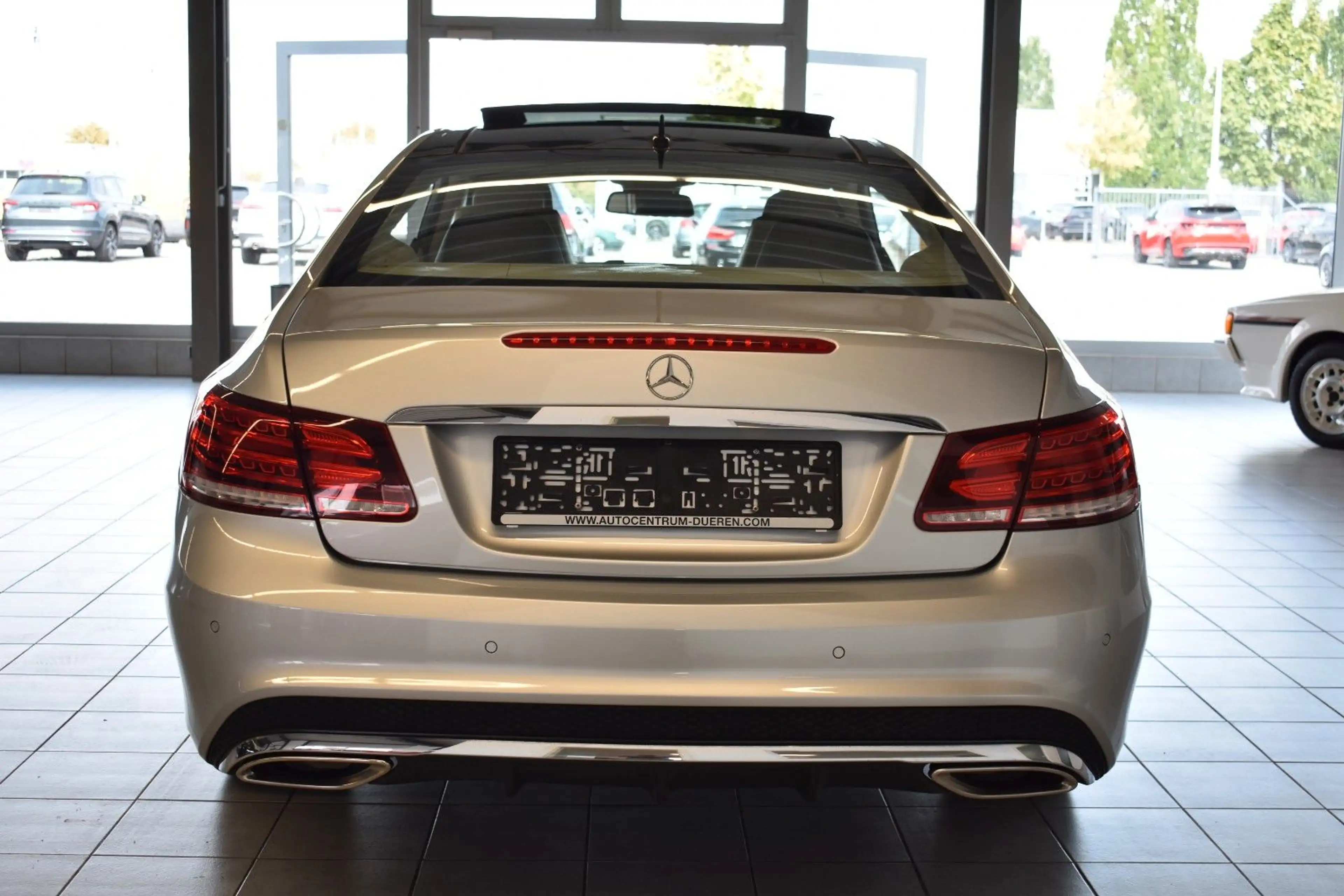 Mercedes-Benz E 350 Coupe/AMG/LED/PANO/SCHIEBEDACH/ — photo 6
