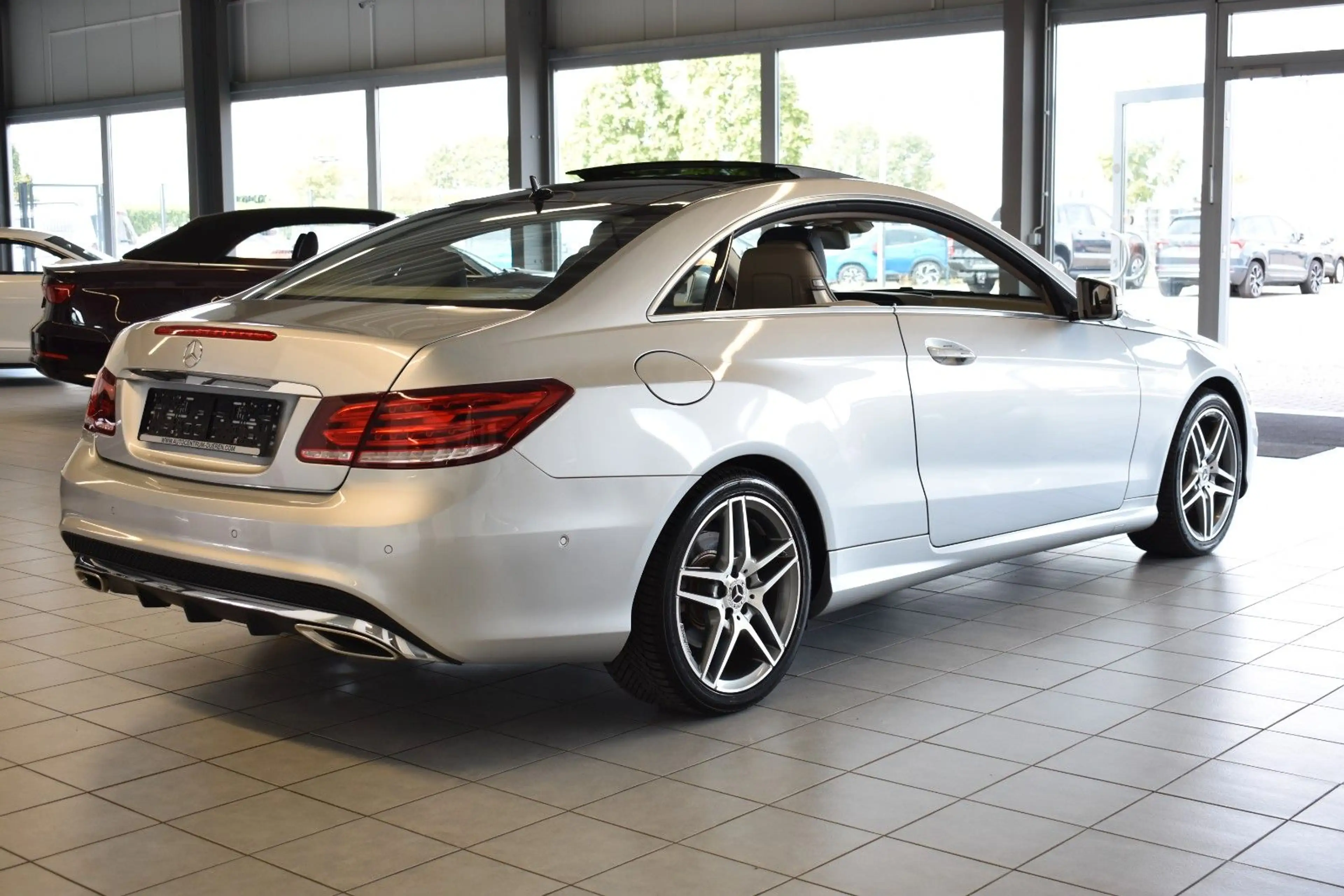 Mercedes-Benz E 350 Coupe/AMG/LED/PANO/SCHIEBEDACH/ — photo 7